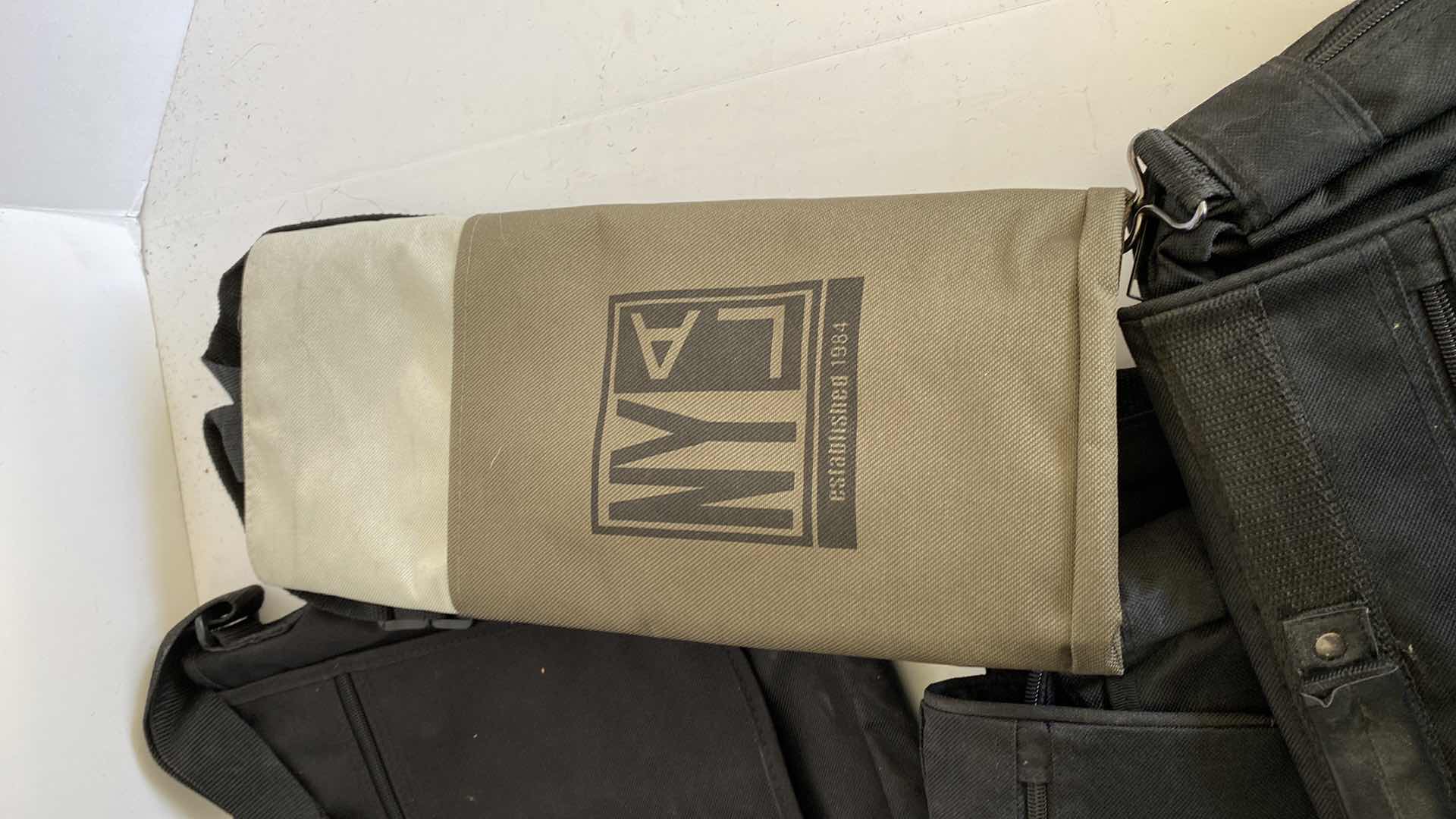 Photo 3 of 9 LAS VEGAS CONVENTION BAGS