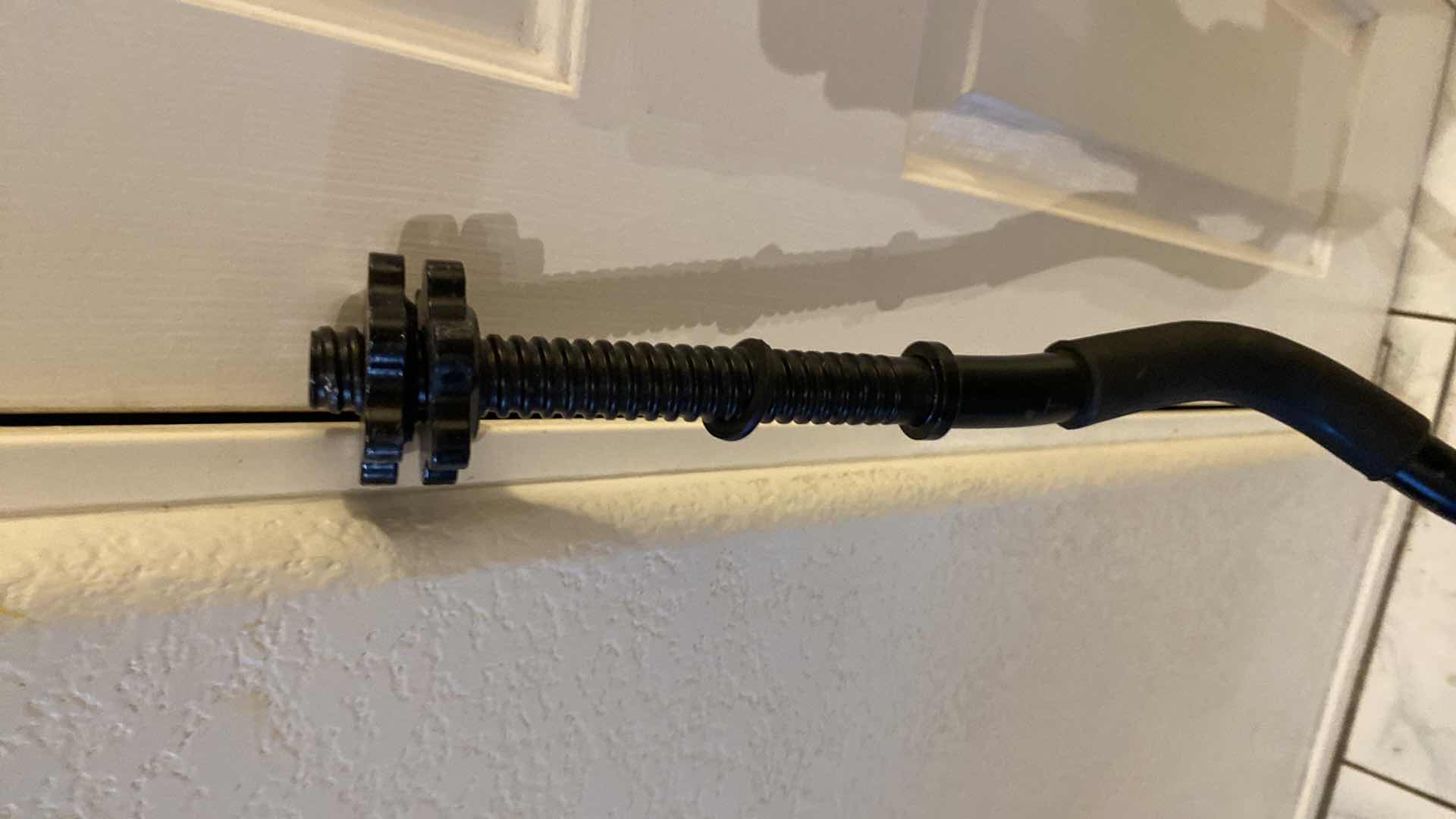 Photo 1 of METAL CURL BAR