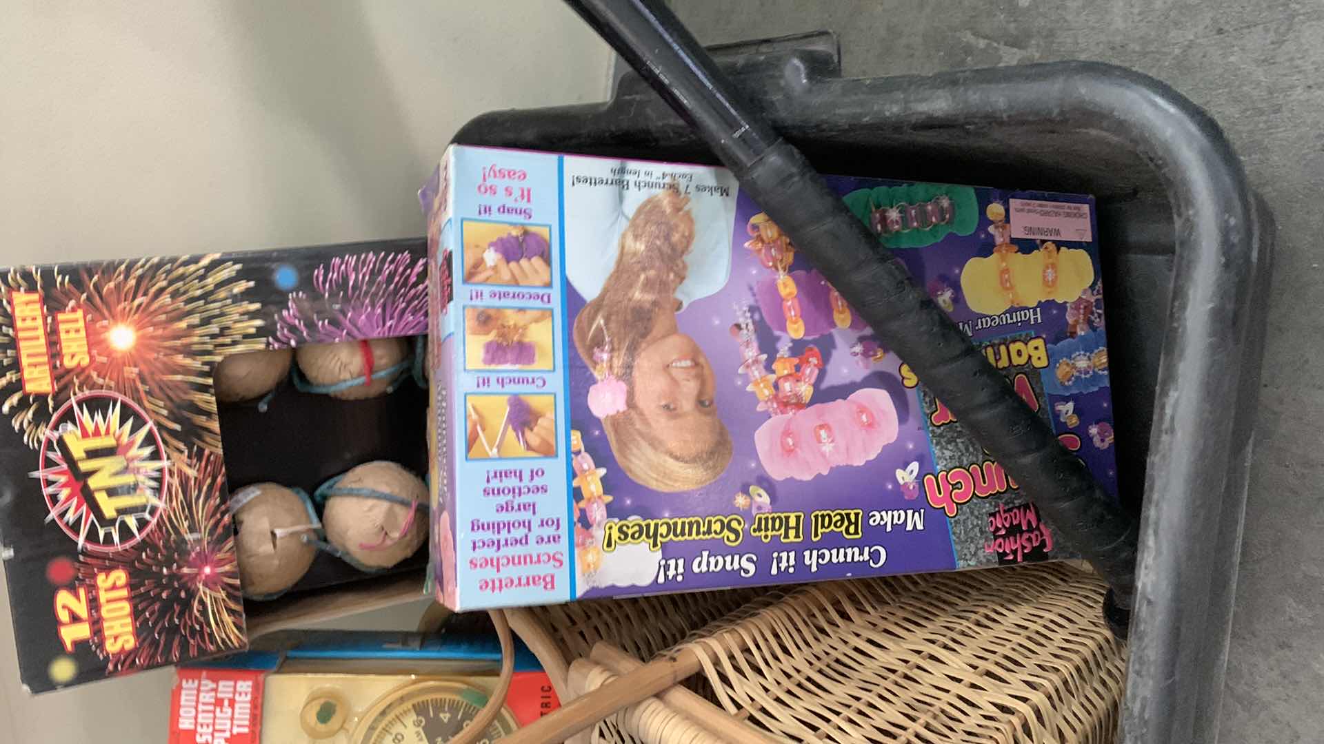 Photo 1 of MISC OUTDOOR SPORTS / FUN / PICNIC ASSORTMENT