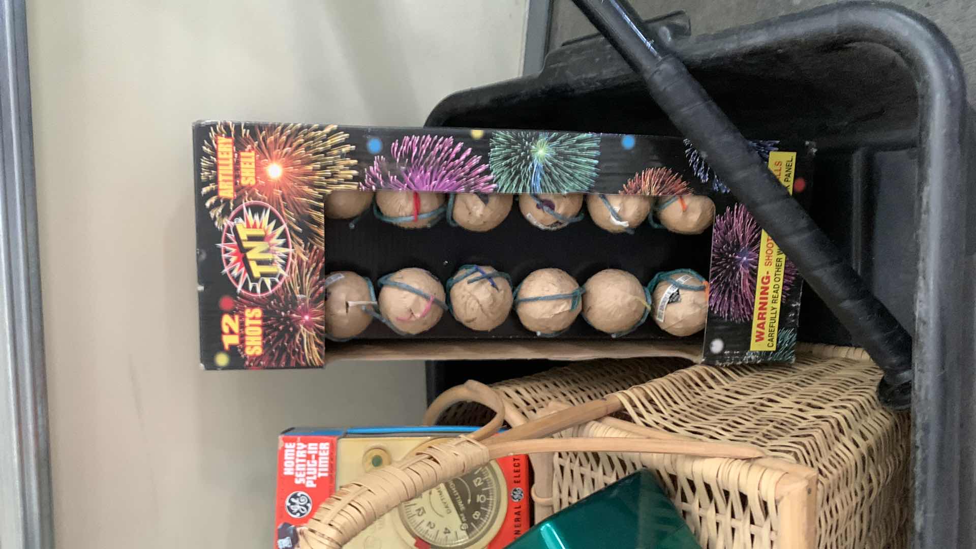 Photo 1 of MISC OUTDOOR SPORTS / FUN / PICNIC ASSORTMENT