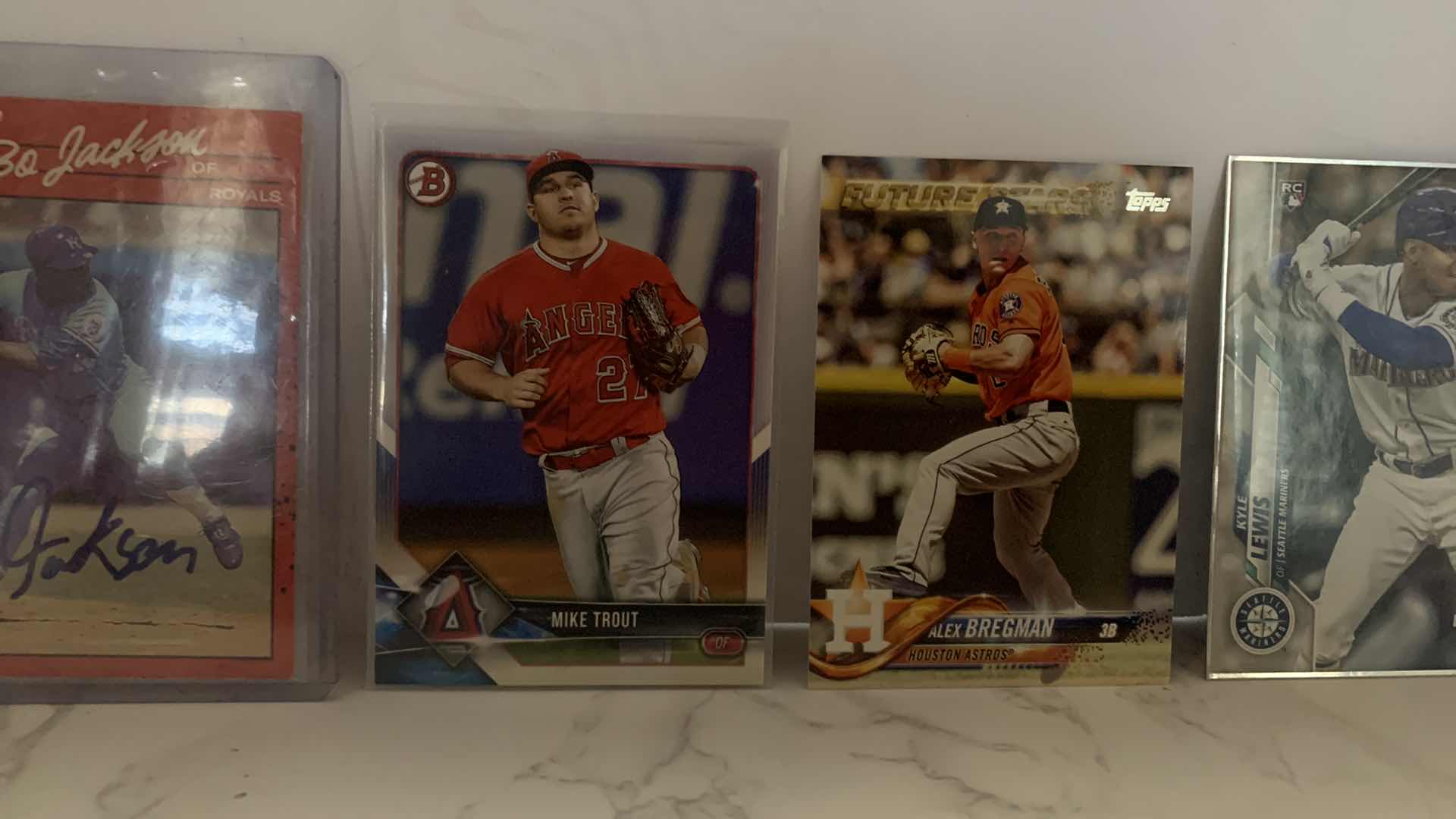 Photo 1 of 6 COLLECTIBLE BASEBALL CARDS, 1 SIGNED BO JACKSON