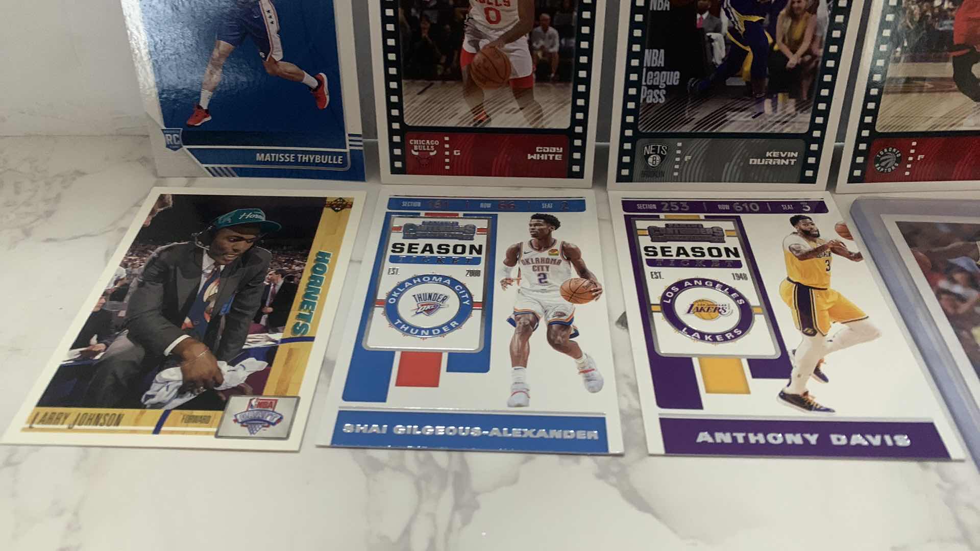 Photo 1 of 10 COLLECTIBLE BASKETBALL CARDS