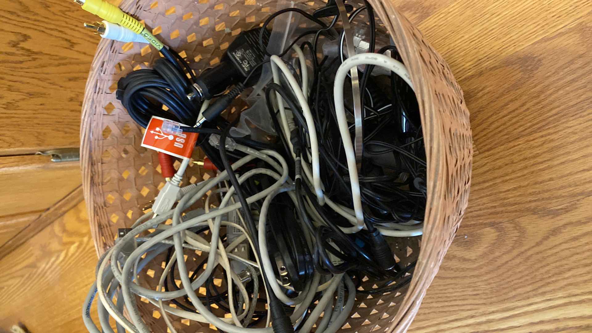 Photo 1 of BASKET IF PLUGS AND CABLES