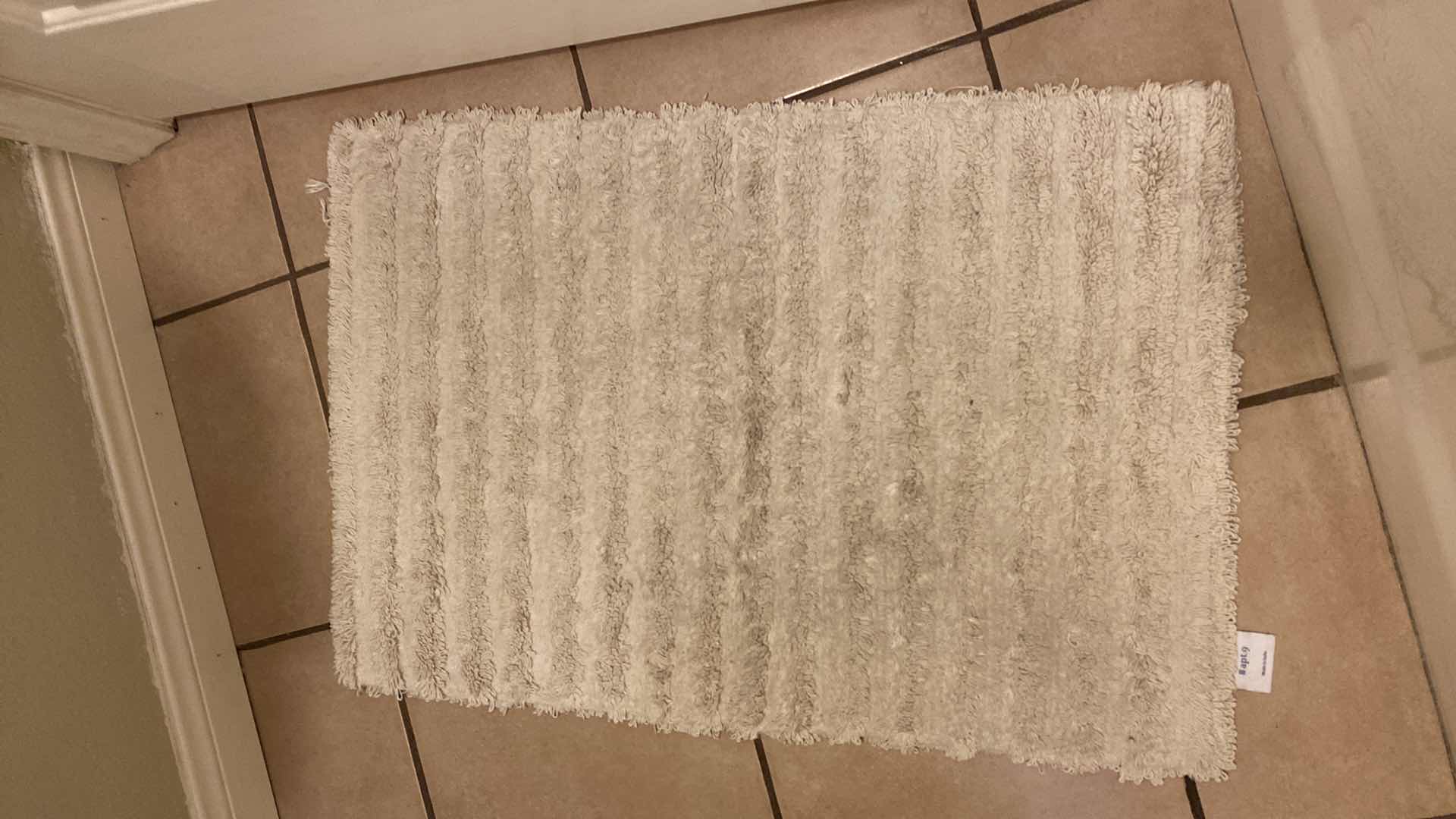 Photo 1 of SHOWER CURTAIN RUG 5 WALL FISH DECOR 2 BATH TOWELS AND 2 HAND TOWELS