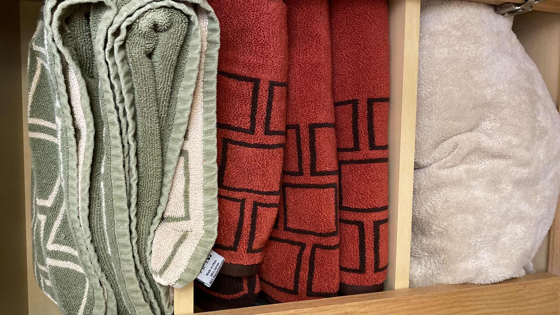 Photo 3 of CONTENTS OF HALL CABINET TOWELS SHEETS AND A BLANKET