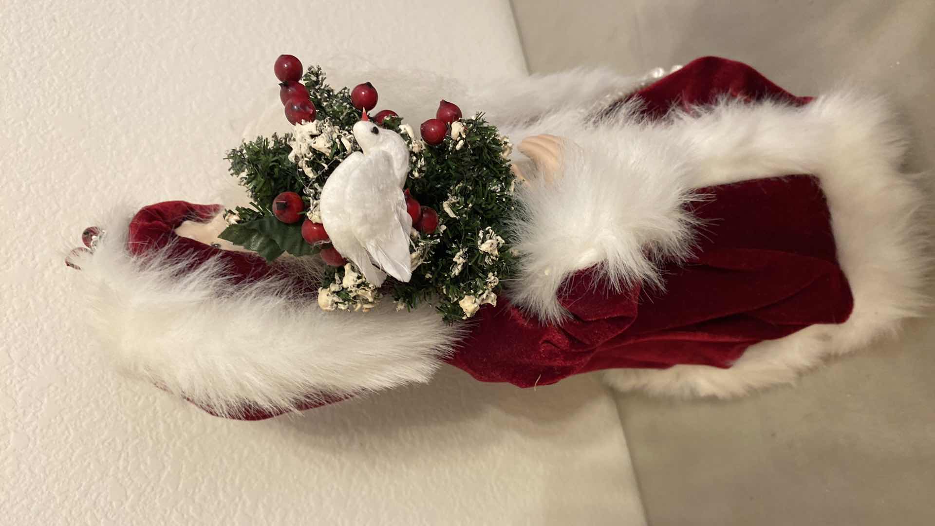 Photo 1 of 10 - CHRISTMAS DECOR SANTAS GRINCH TALLEST 16” SMALL QUILT 22” X 26” AND MORE