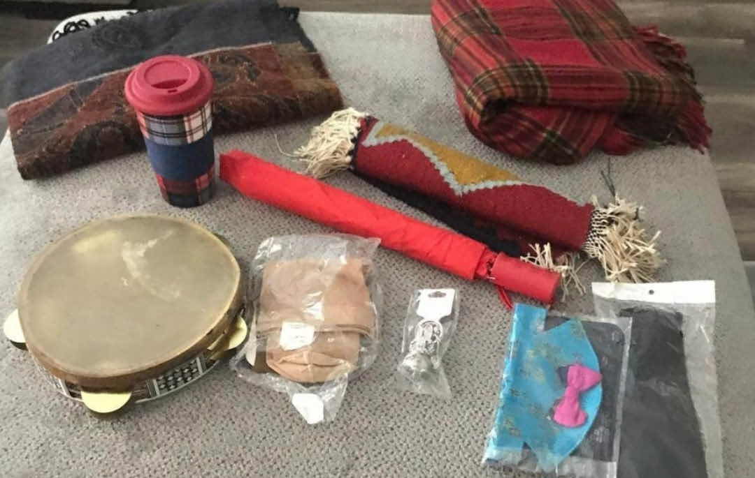 Photo 2 of 2 THROWS CARDS & MORE