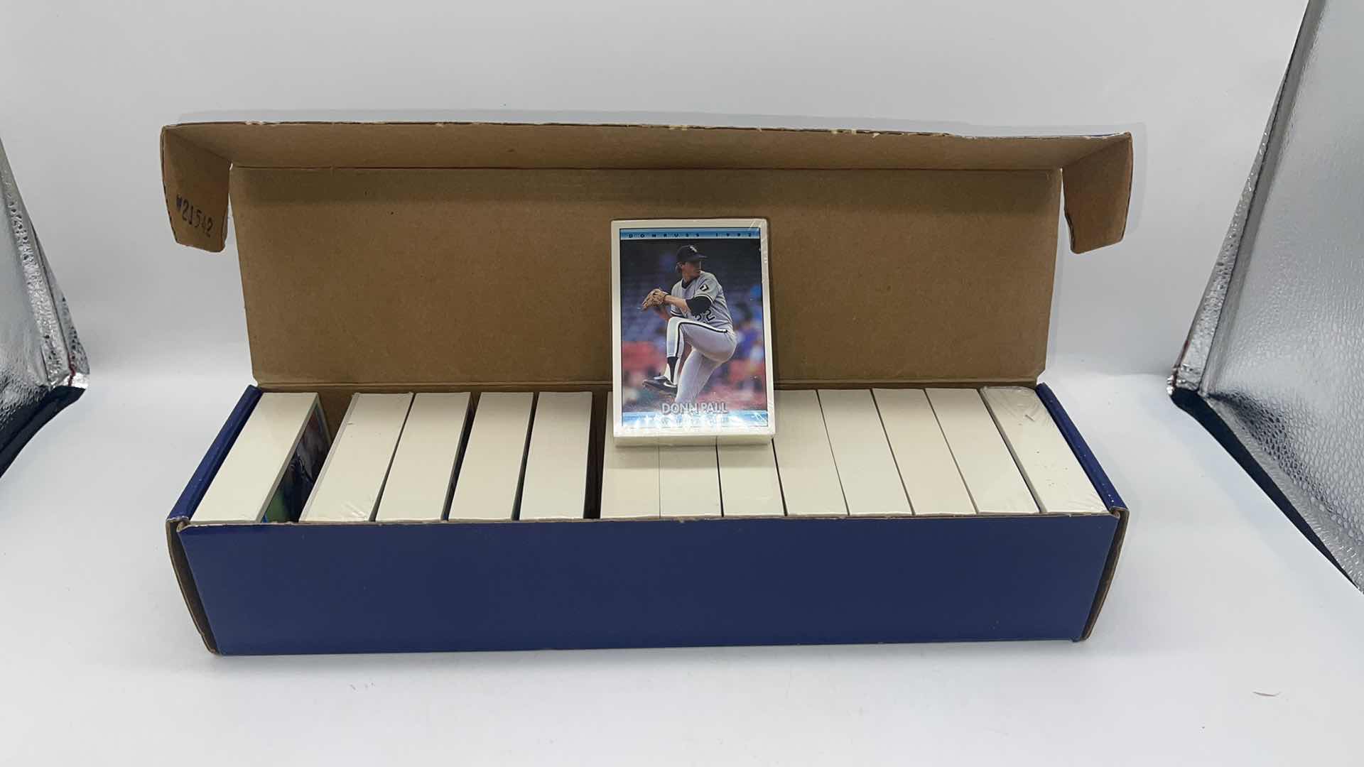 Photo 1 of 1992 DONRUSS BASEBALL COLLECTOR SET INCLUDES 44 RATED ROOKIE CARDS