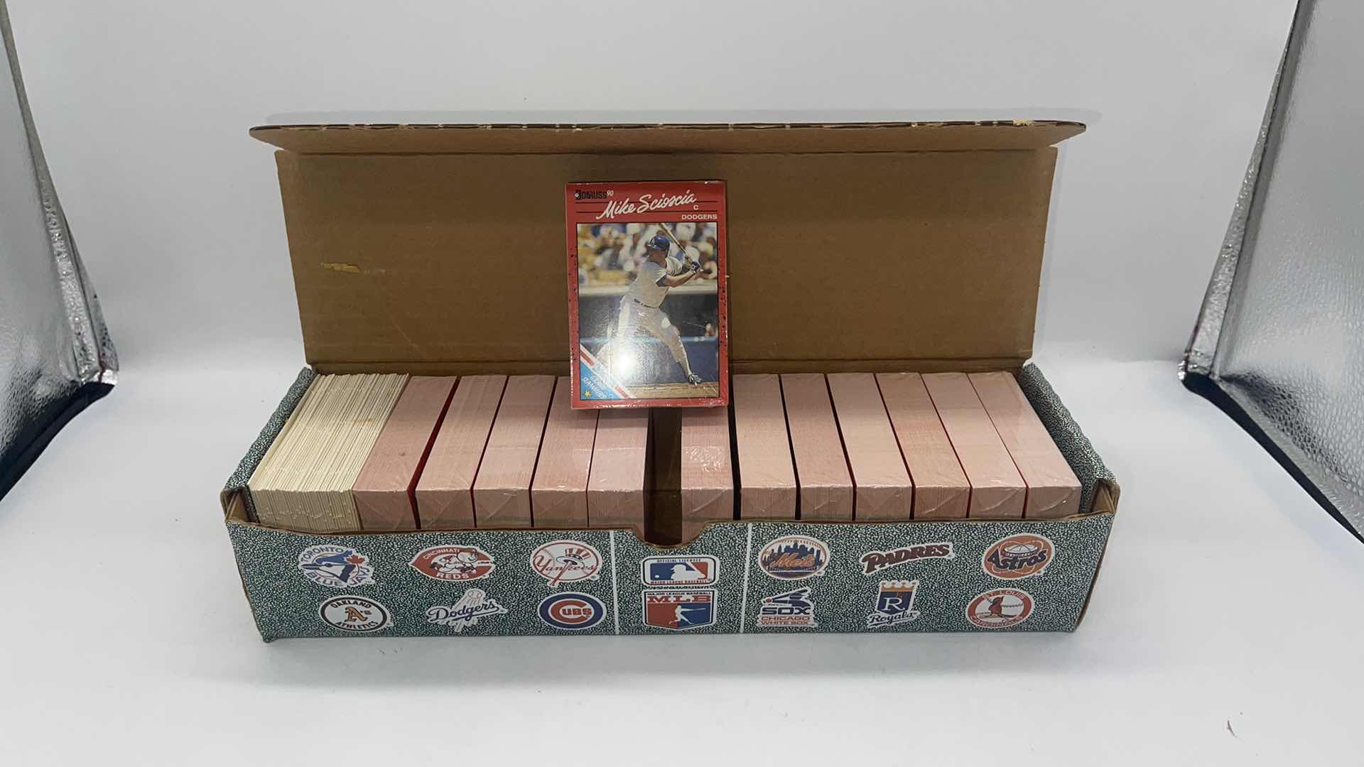 Photo 1 of 1990 DONRUSS BASEBALL COLLECTOR SET INCLUDES KEN GRIFFEY JR