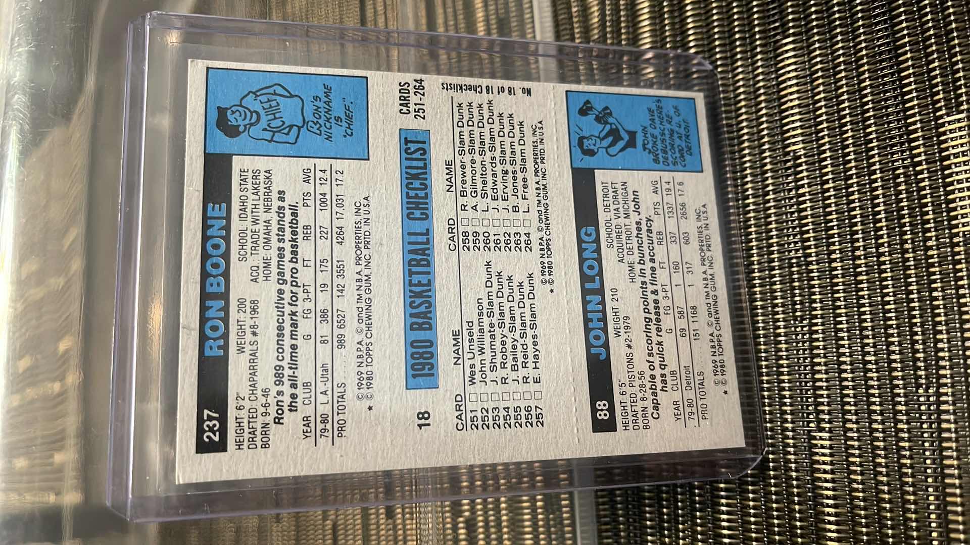 Photo 1 of 1980-81 MAGIC JOHNSON TOPPS ROOKIE CARD 18