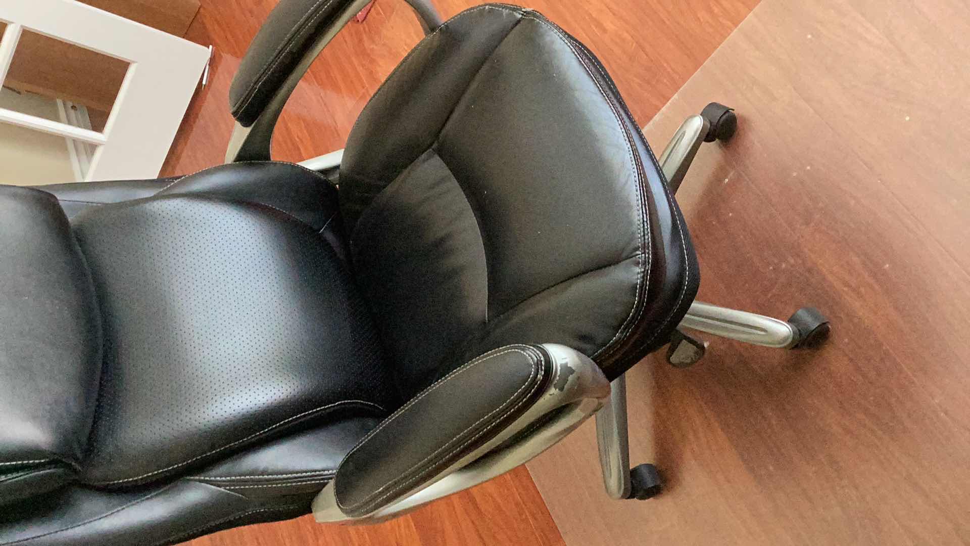 Photo 3 of LEATHER DESK CHAIR