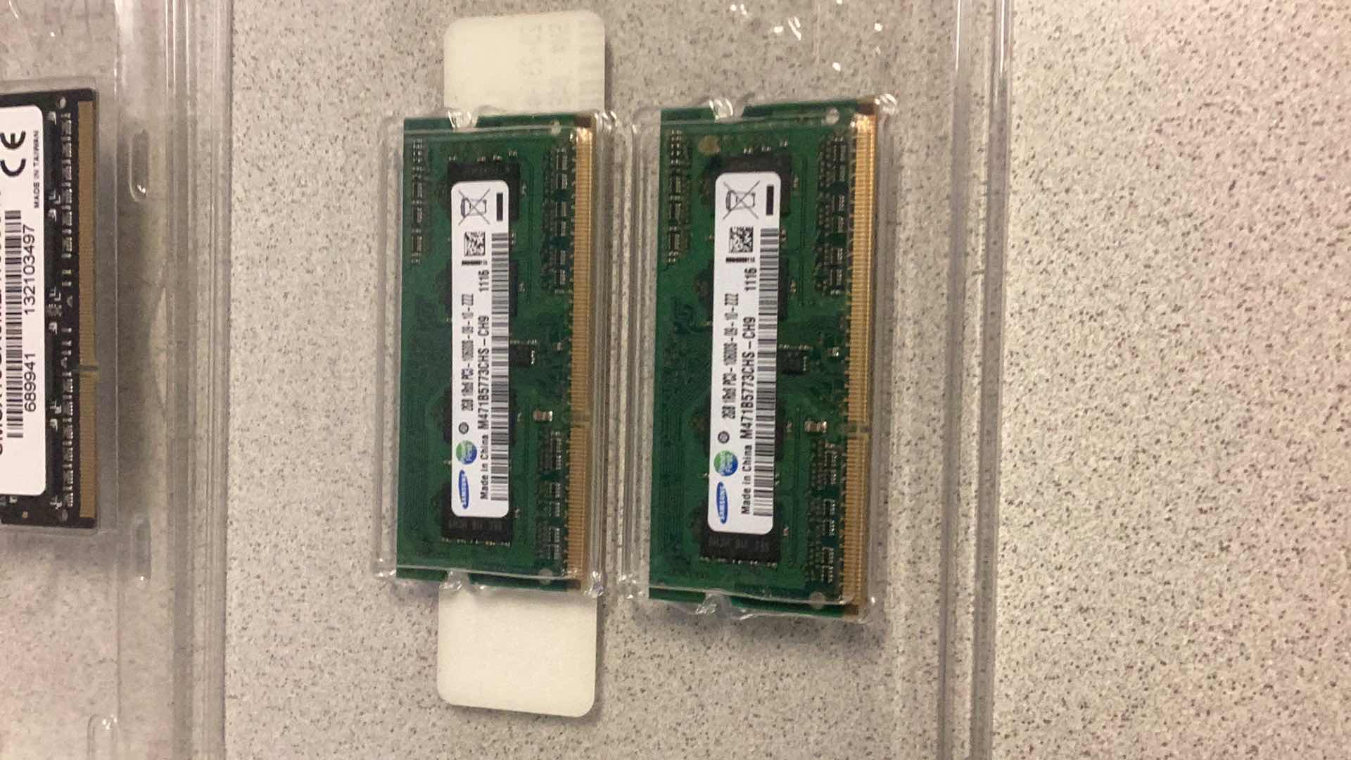 Photo 1 of LAPTOP MEMORY