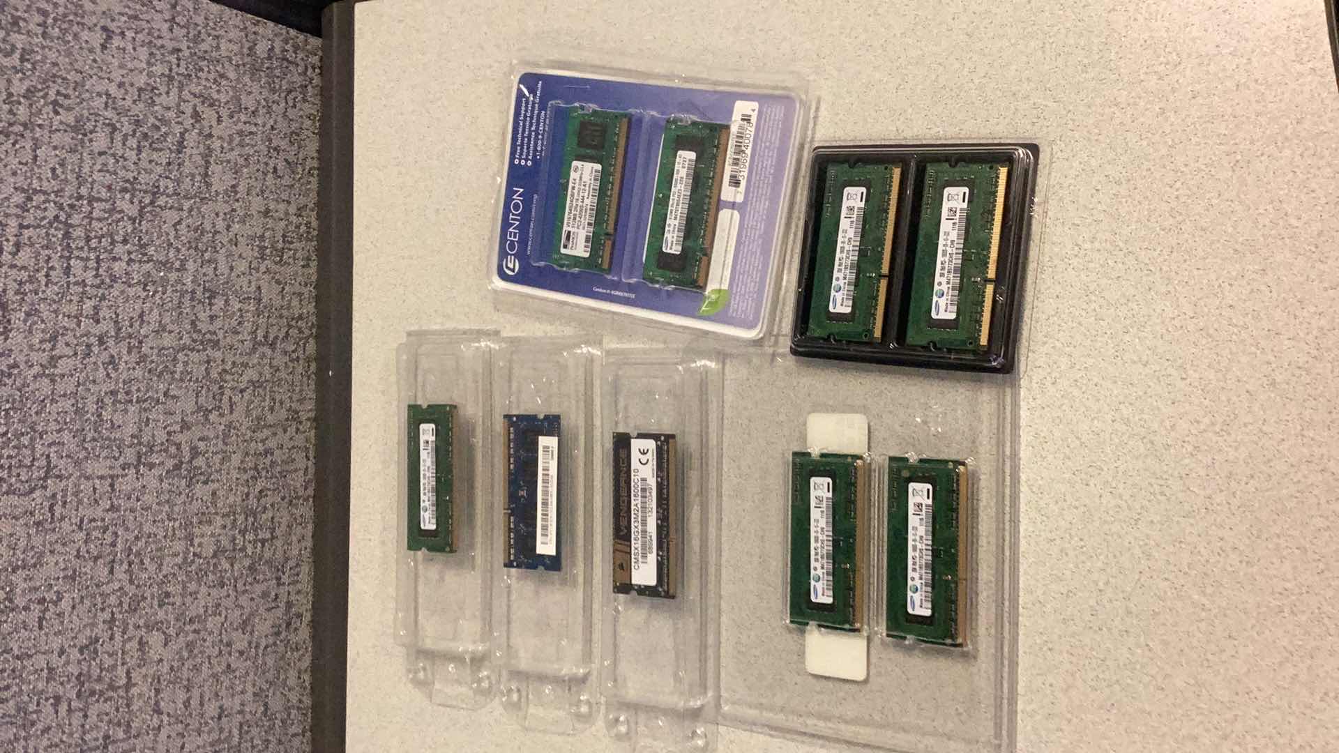 Photo 1 of LAPTOP MEMORY