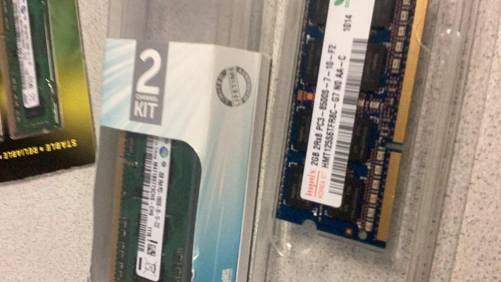 Photo 1 of LAPTOP MEMORY