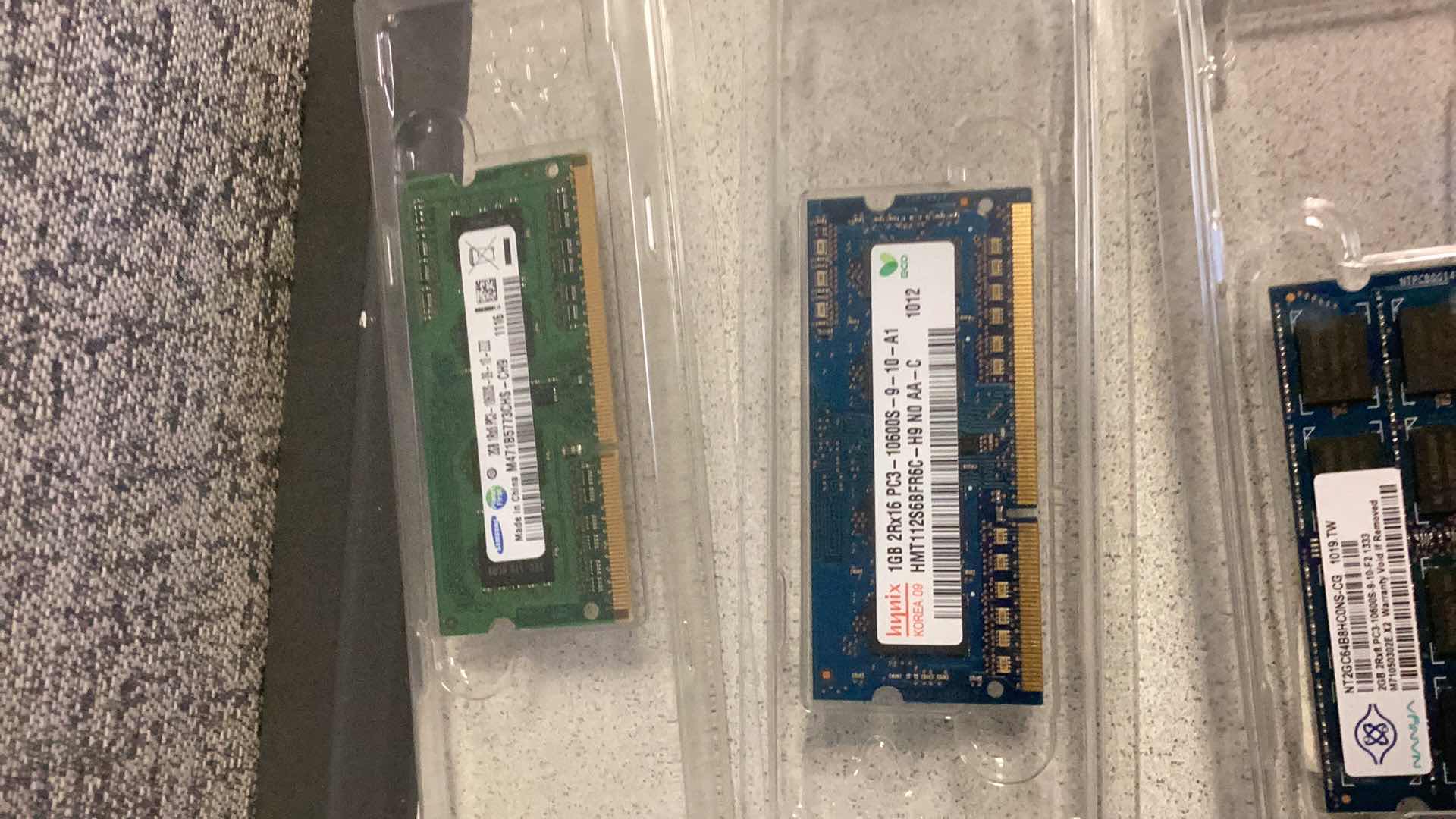 Photo 4 of LAPTOP MEMORY