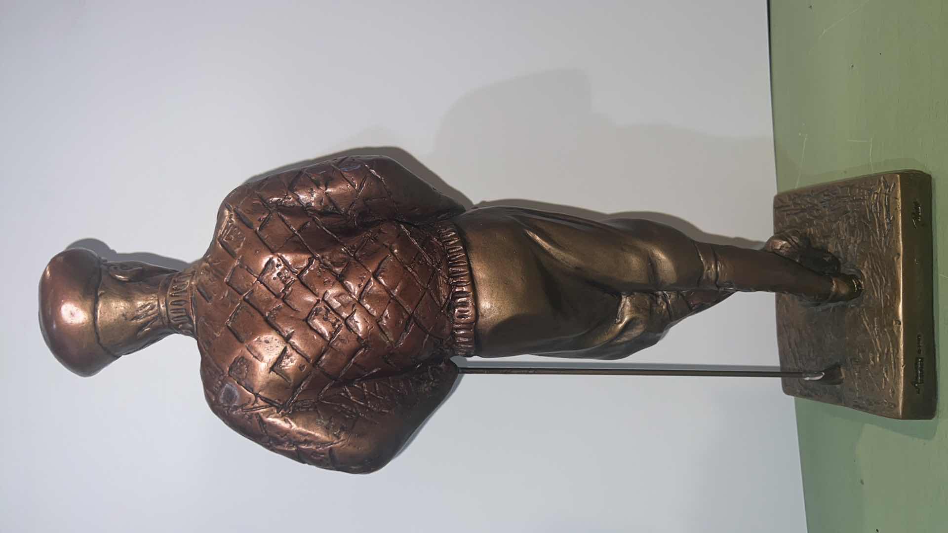 Photo 1 of RESIN GOLF STATUE H17”