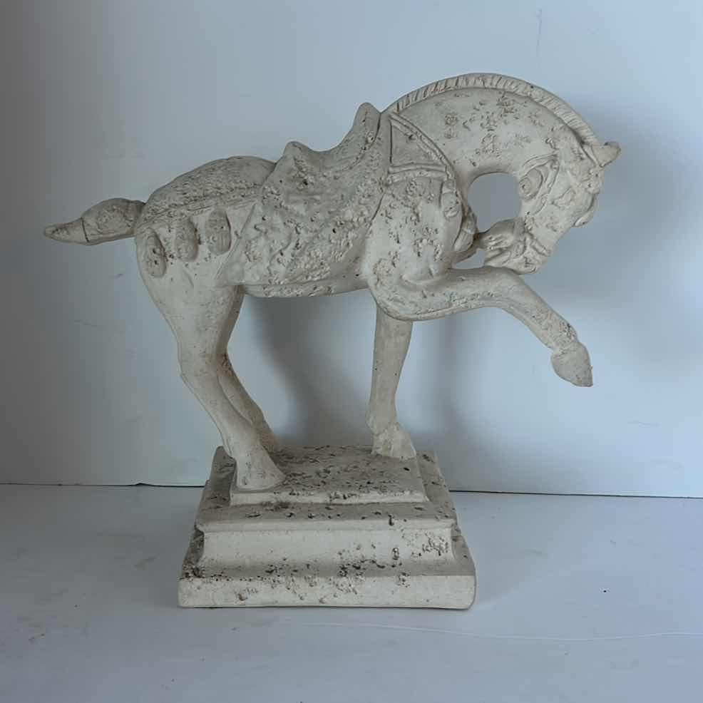Photo 5 of HOME DECOR - HORSE PLASTER SCULPTURE 12” x 11 1/2”