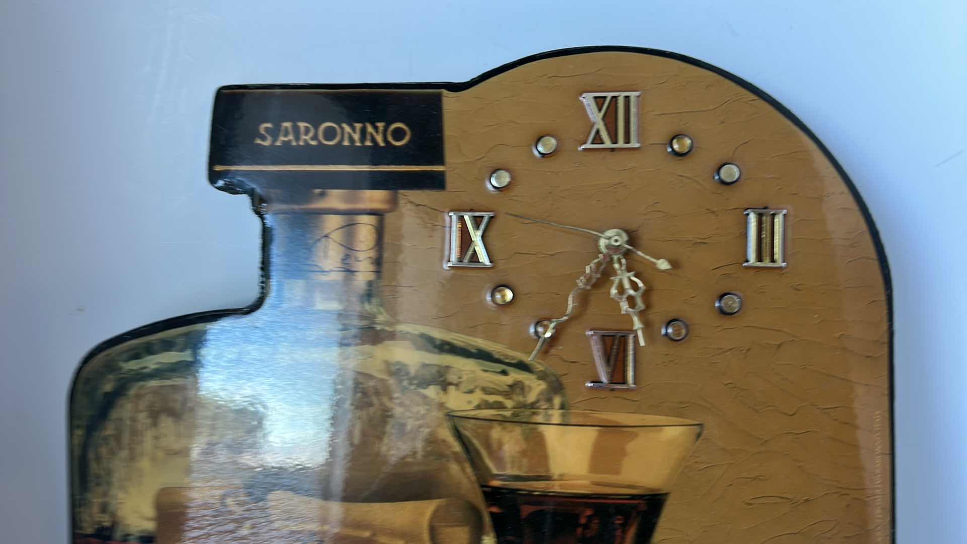 Photo 1 of VINTAGE 1983 LACQUERED WOOD AMARETTO CLOCK 15” x 20 1/2