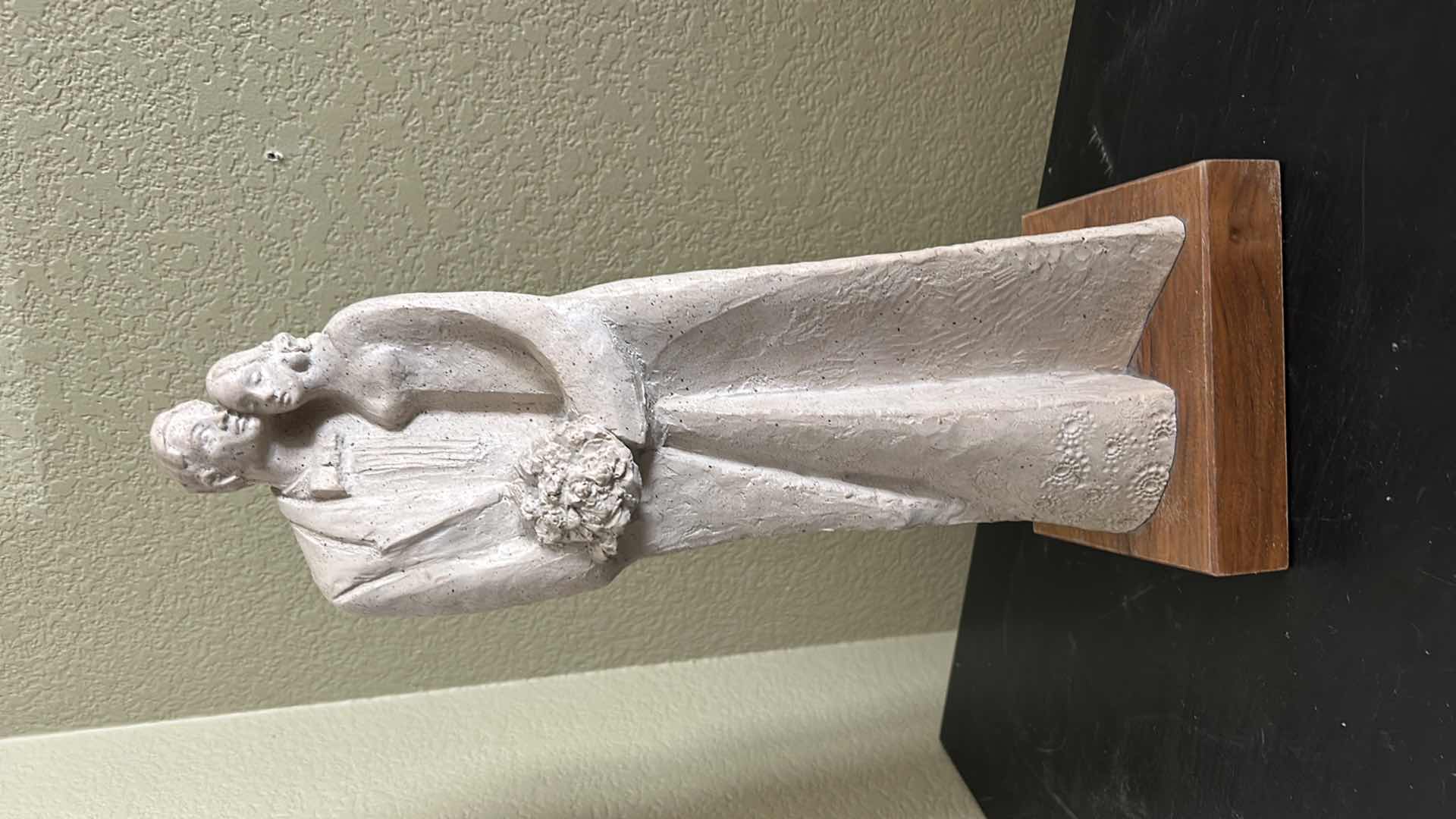 Photo 7 of 1978 “HAPPILY EVER AFTER” - AUSTIN SCULPTURE CLAUDE LECLERC ON WOOD STAND H15”