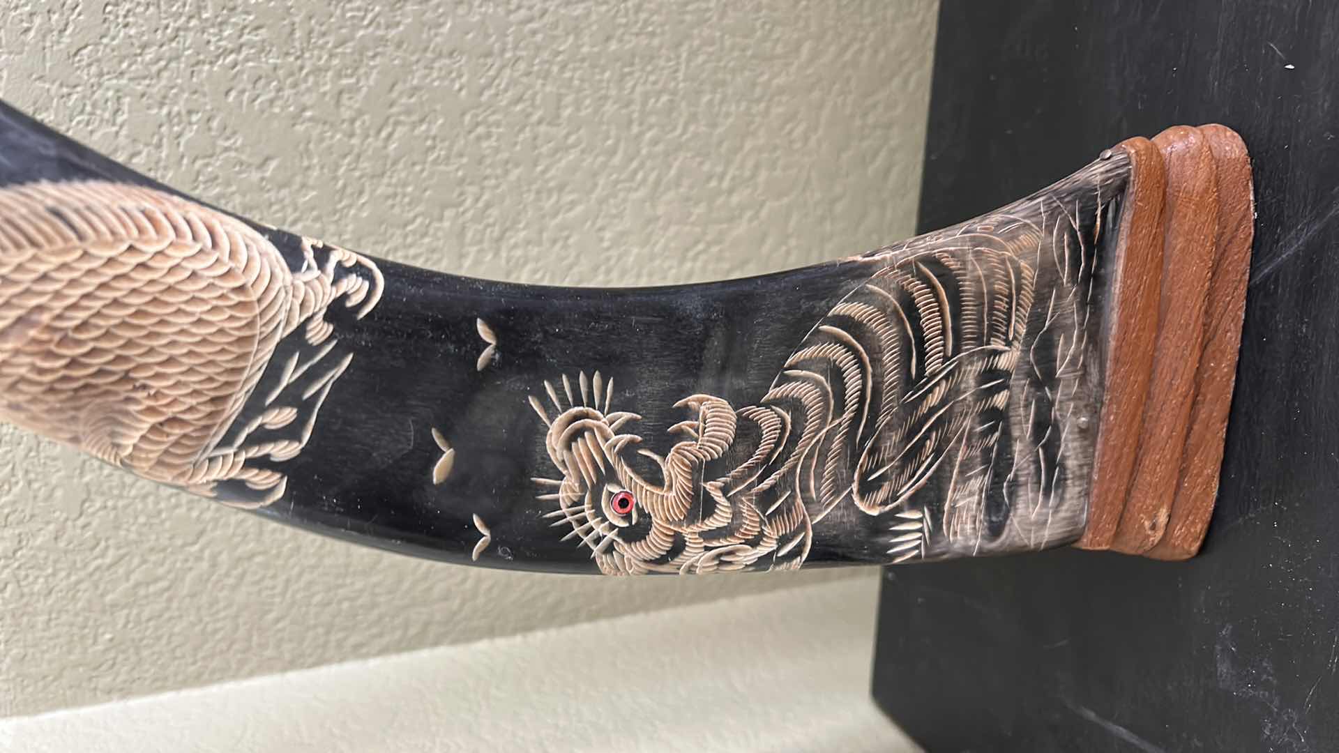 Photo 1 of 2 CARVED HORNS H16.5”