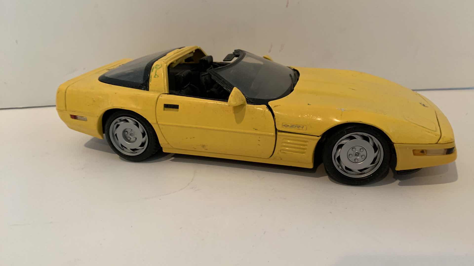Photo 1 of MAISTO CHEVROLET CORVETTE Z-R1 1/18