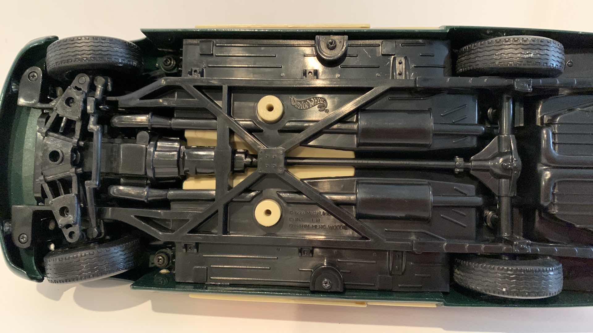 Photo 3 of 1999 HOT WHEELS CUSTOM MERC WOODIE 1/18