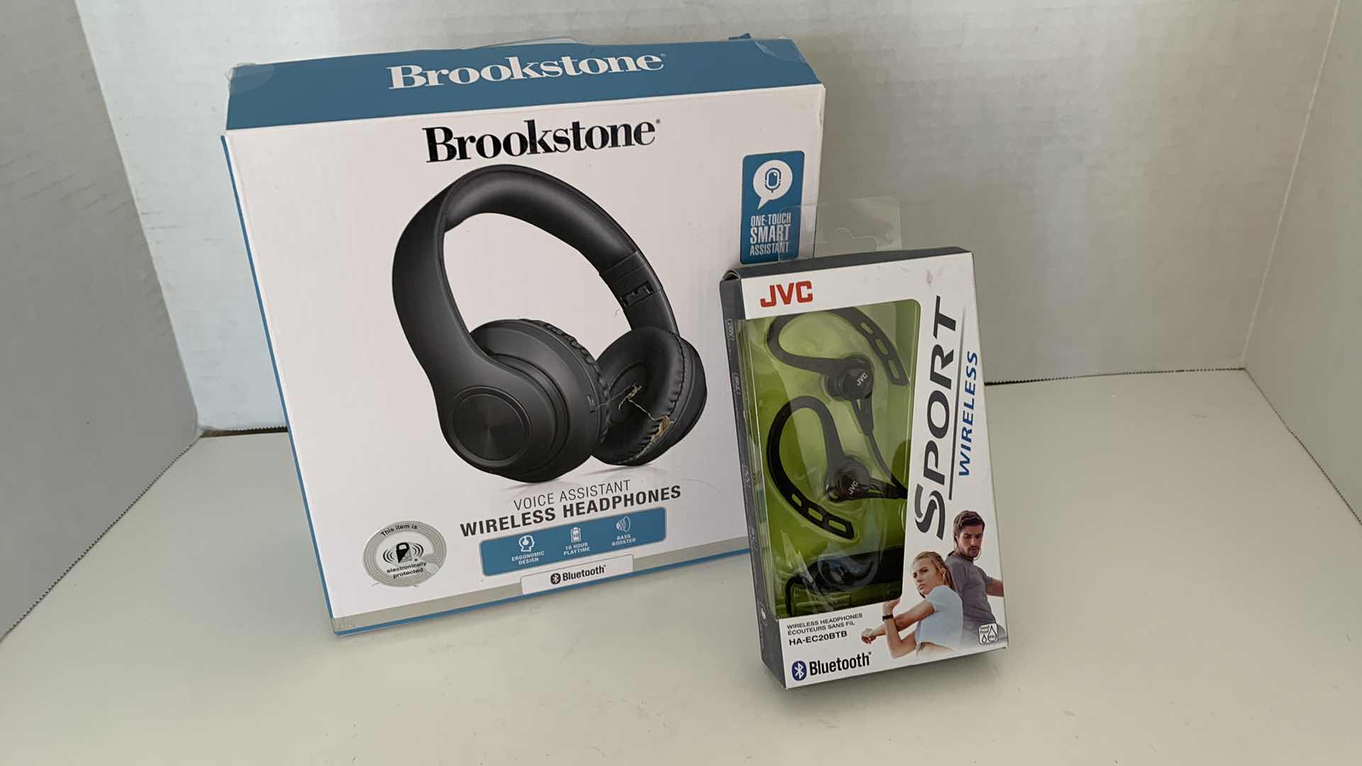 Photo 1 of BLUETOOTH HEADSETS