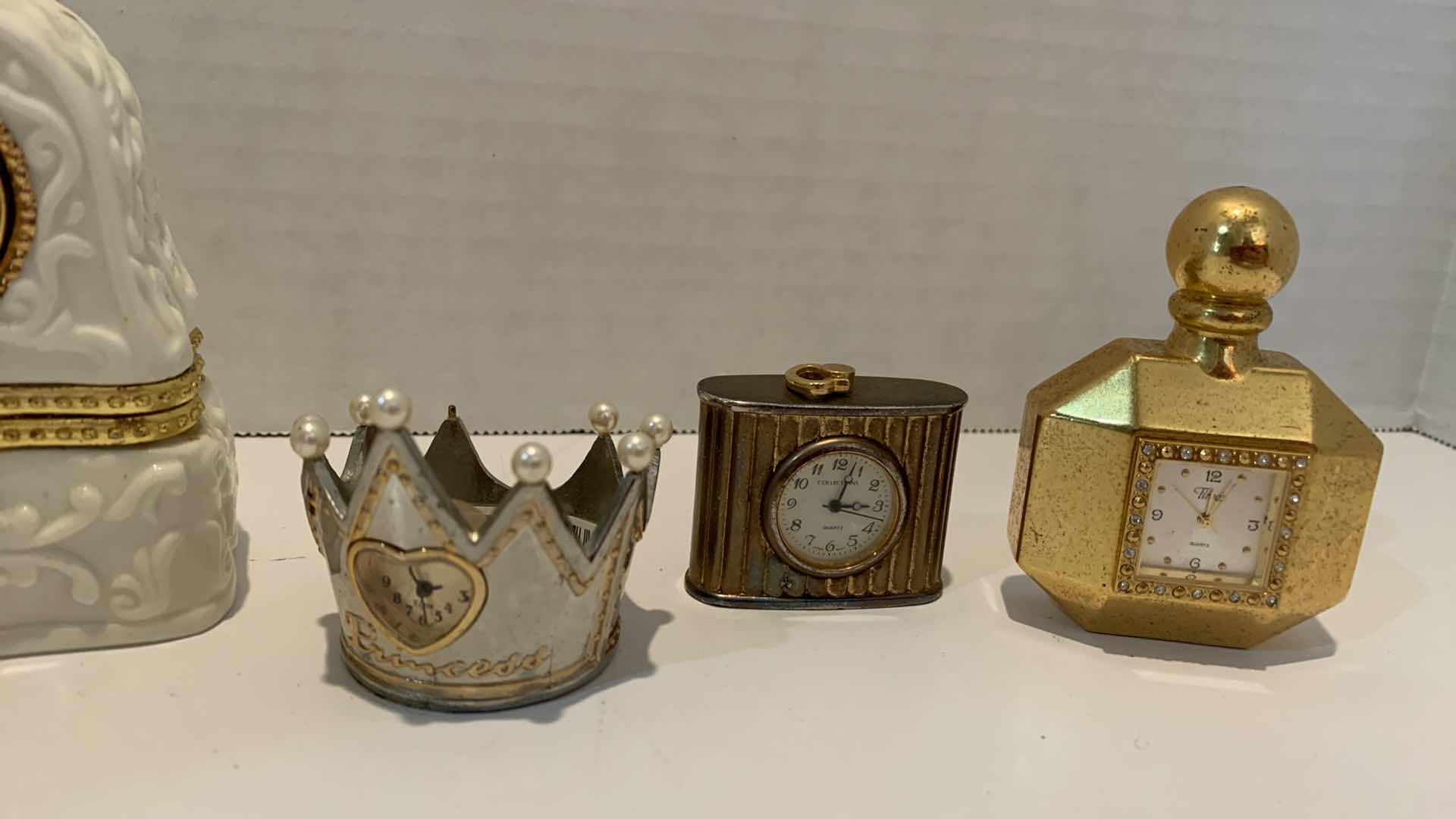 Photo 3 of 6PCS ASSORTED MINI DECORATIVE CLOCKS