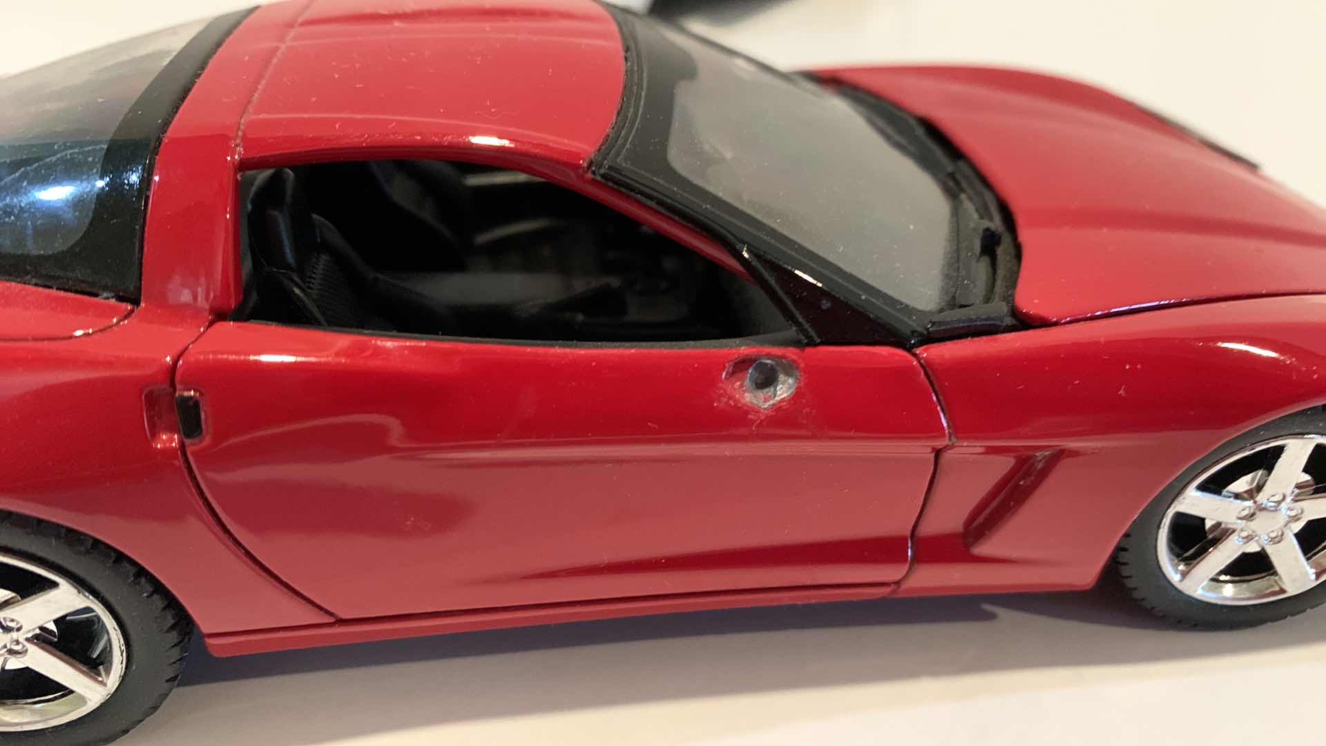 Photo 4 of 2 COLLECTABLE CARS 67 CORVETTE