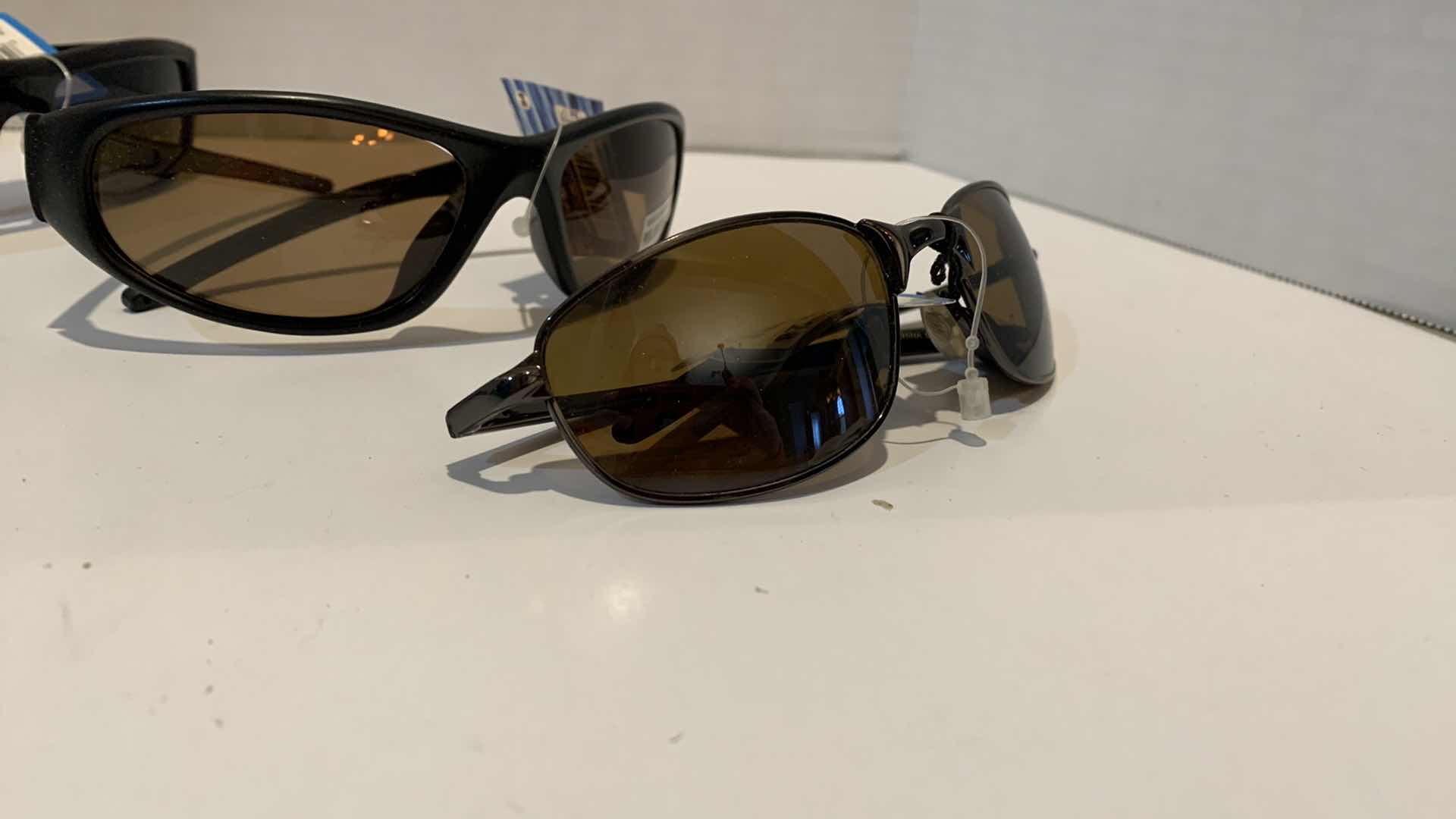 Photo 5 of 4 NEW PAIR SUNGLASSES