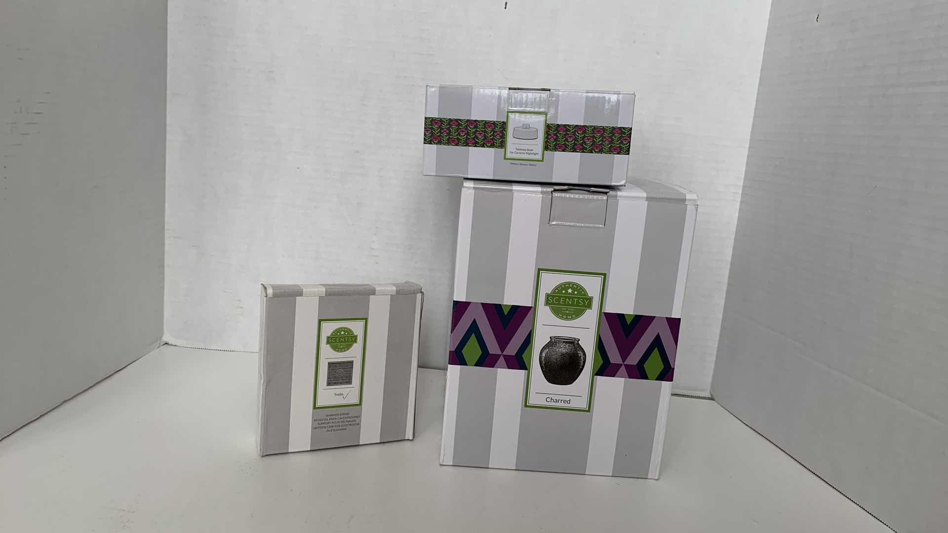 Photo 1 of 3 PCS SCENTSY WAX WARMER AND ACCESSORIES