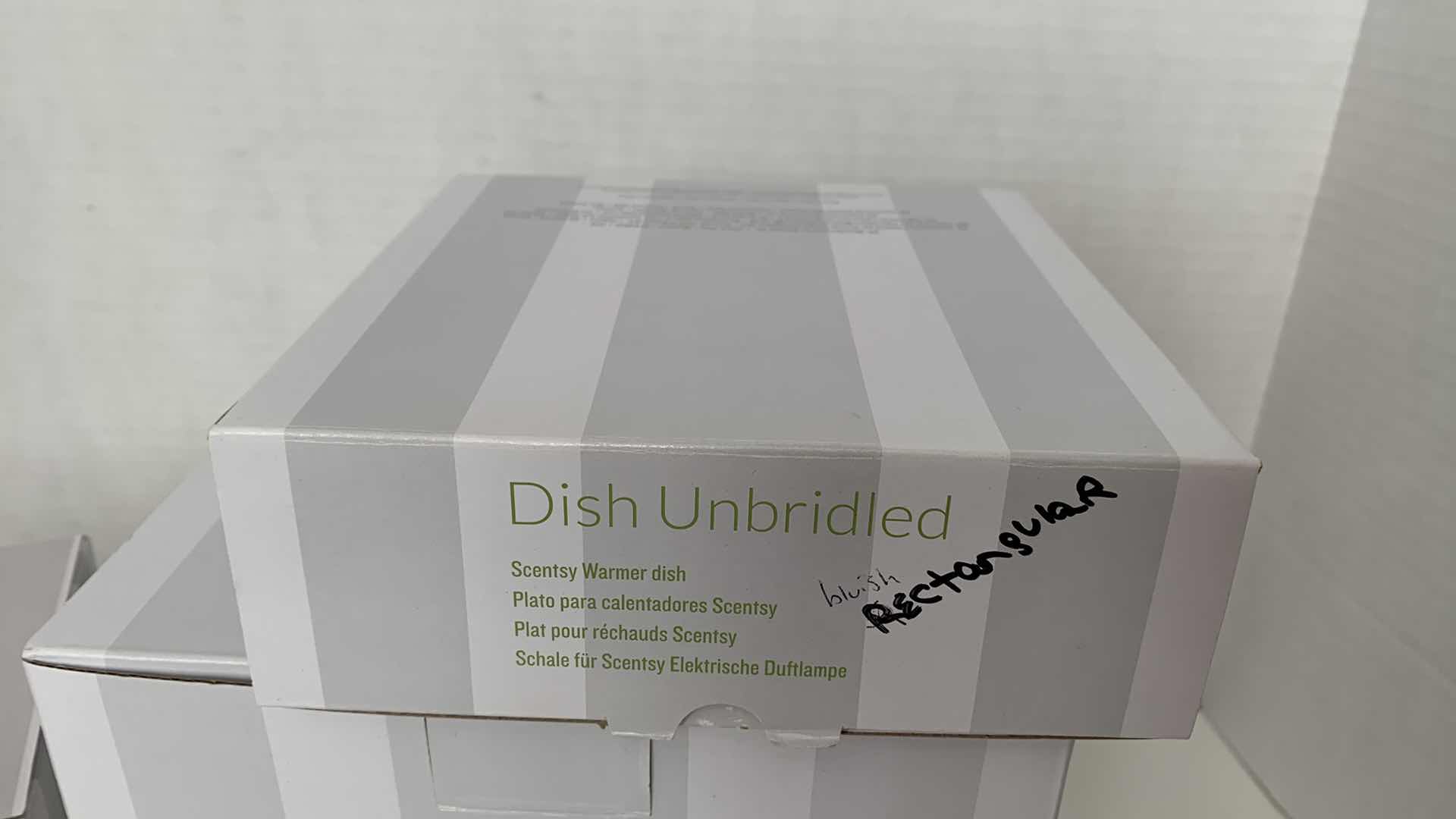 Photo 3 of 3 PCS SCENTSY WAX WARMER AND ACCESSORIES