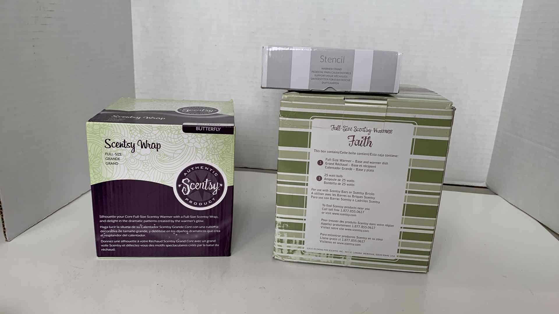 Photo 1 of 3 PCS SCENTSY WAX WARMER AND ACCESSORIES