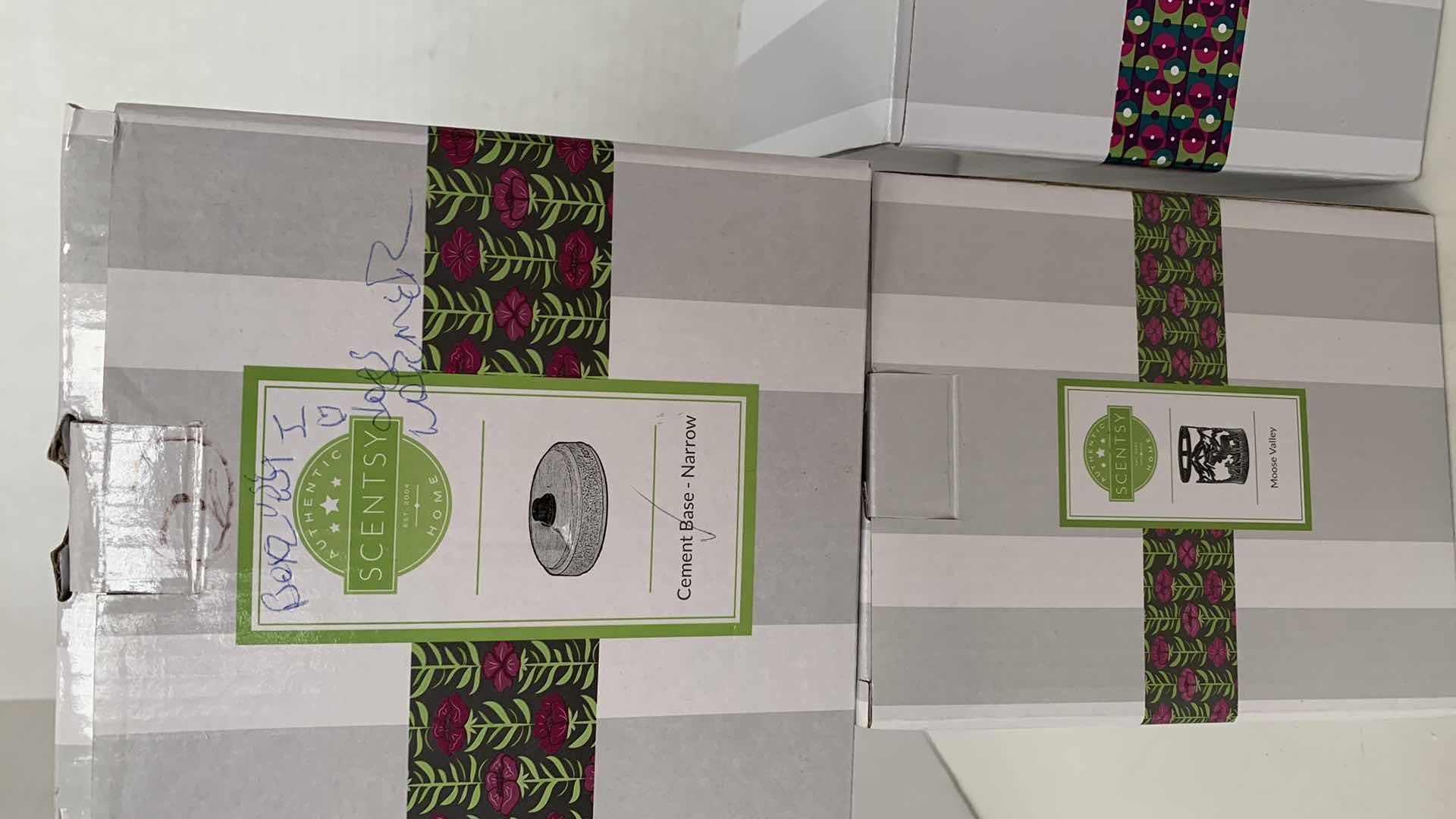 Photo 1 of 3 PCS SCENTSY WAX WARMER AND ACCESSORIES