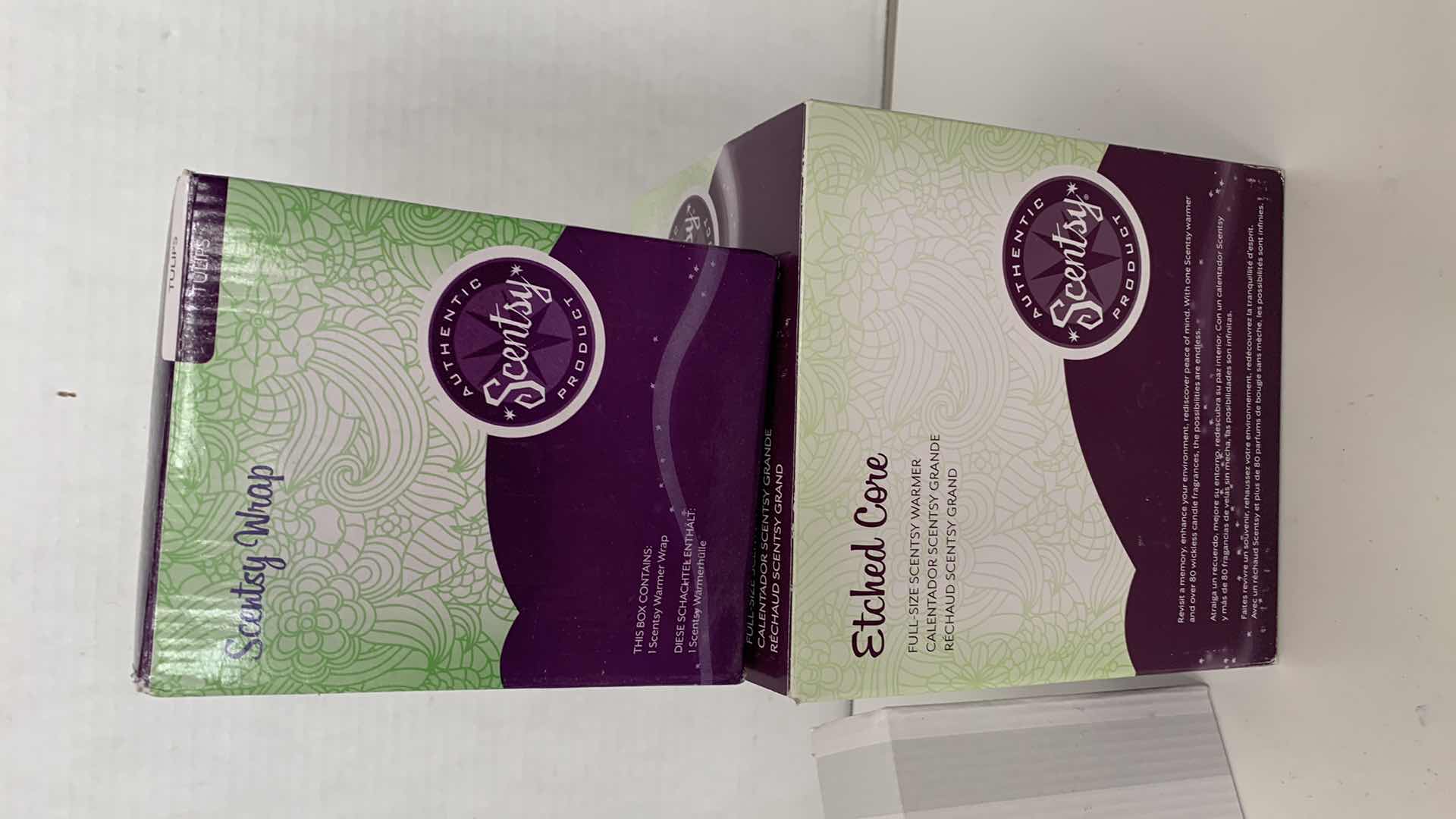 Photo 1 of 3 PCS SCENTSY WAX WARMER AND ACCESSORIES