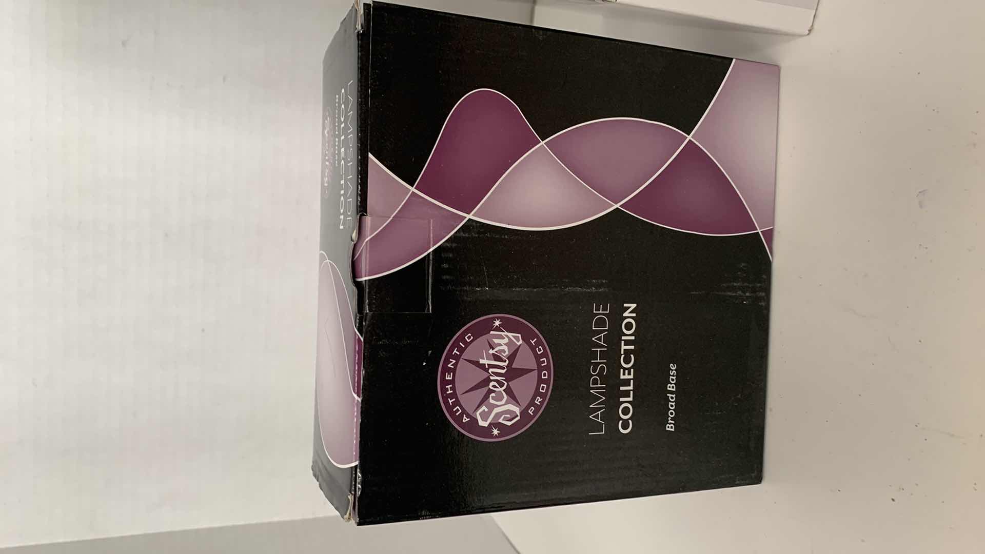 Photo 1 of 3 PCS SCENTSY WAX WARMER AND ACCESSORIES