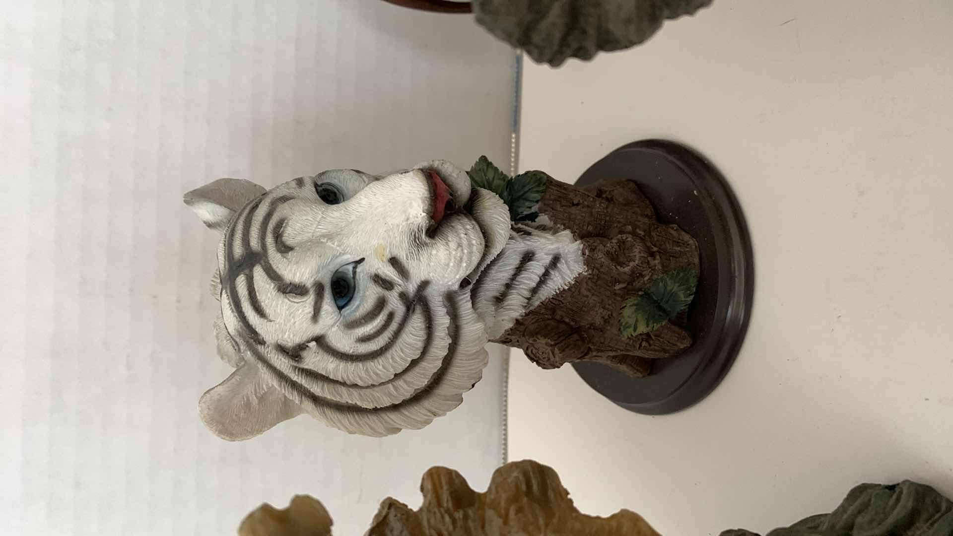 Photo 4 of 6 PC ANIMAL FIGURES