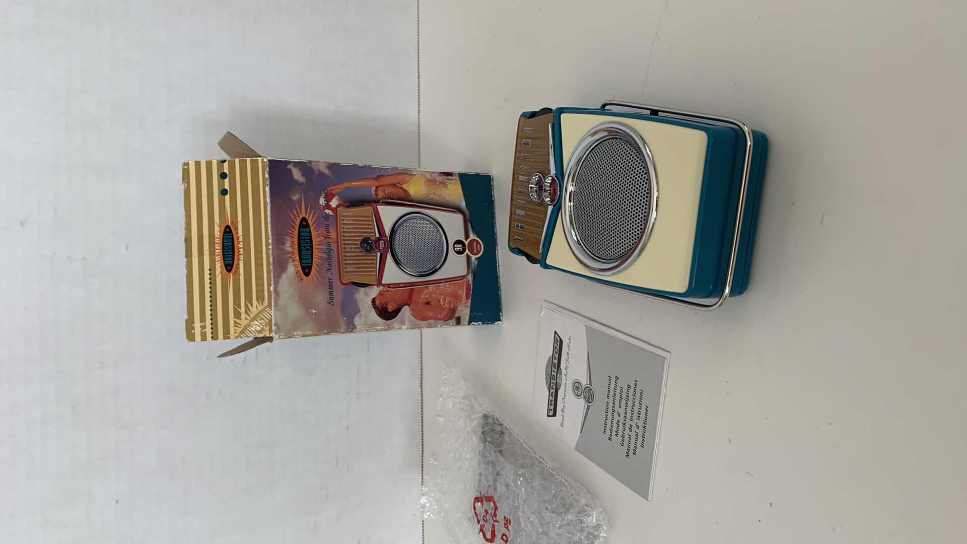 Photo 1 of BEACH BOY TRANSISTOR AM/Fm RADIO