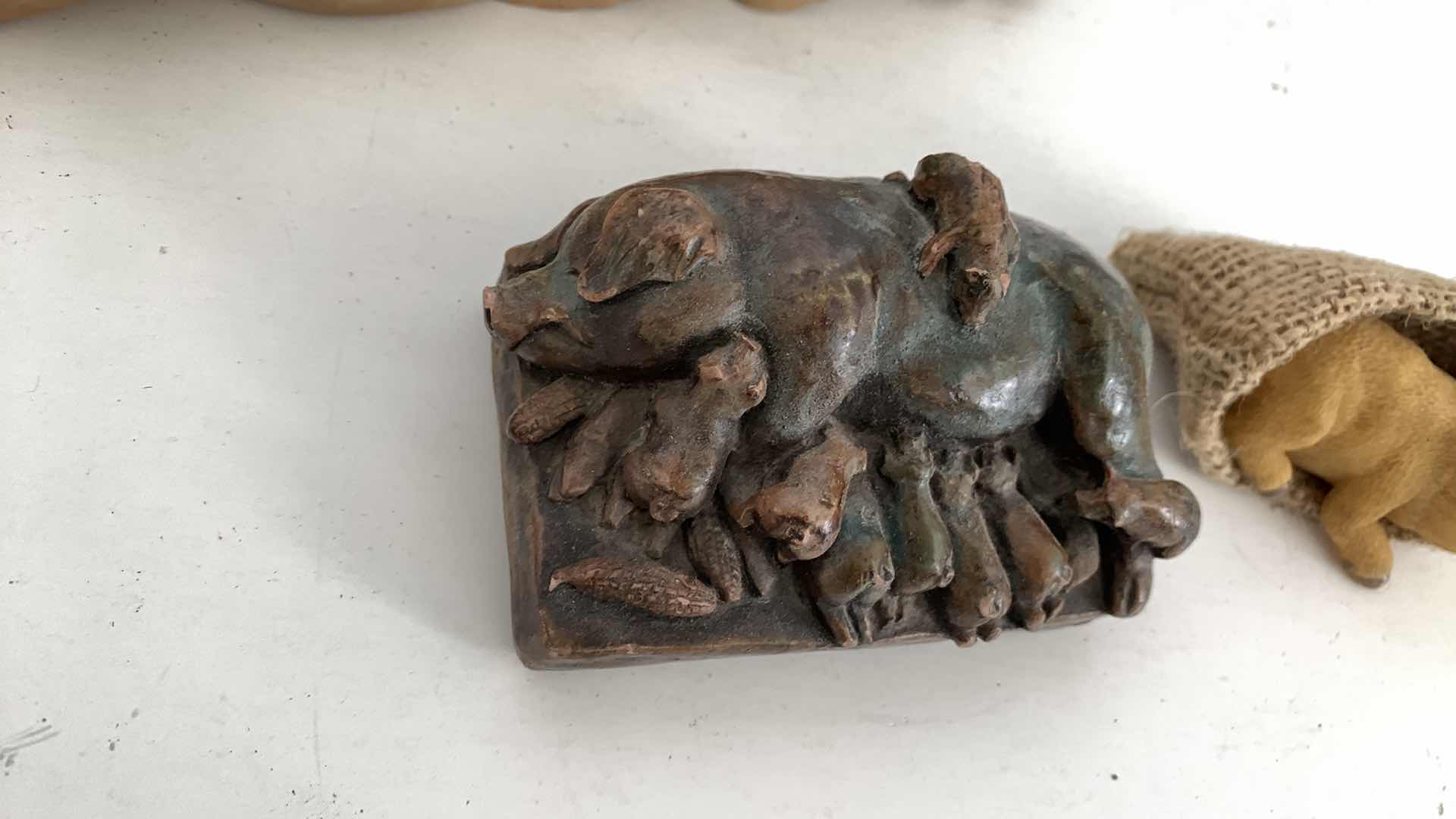 Photo 1 of 3 PCS ASSORTED SIZES PIG FIGURES