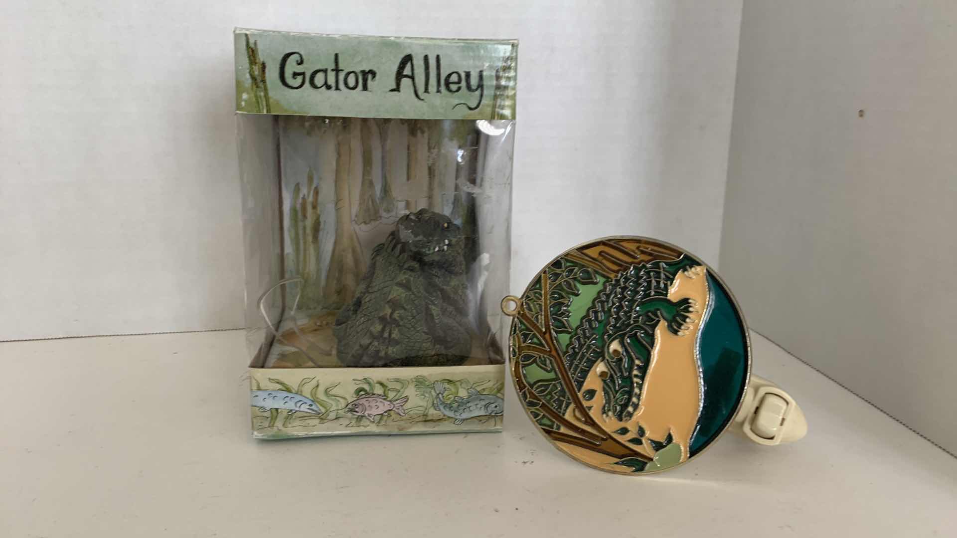 Photo 1 of 2 PCS CROCODILE FIGURE AND NIGHT LIGHT