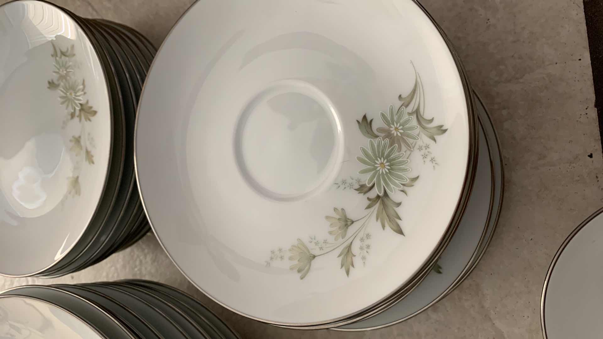 Photo 1 of 42 PIECE NORITAKE SOROYA 6853 JAPAN