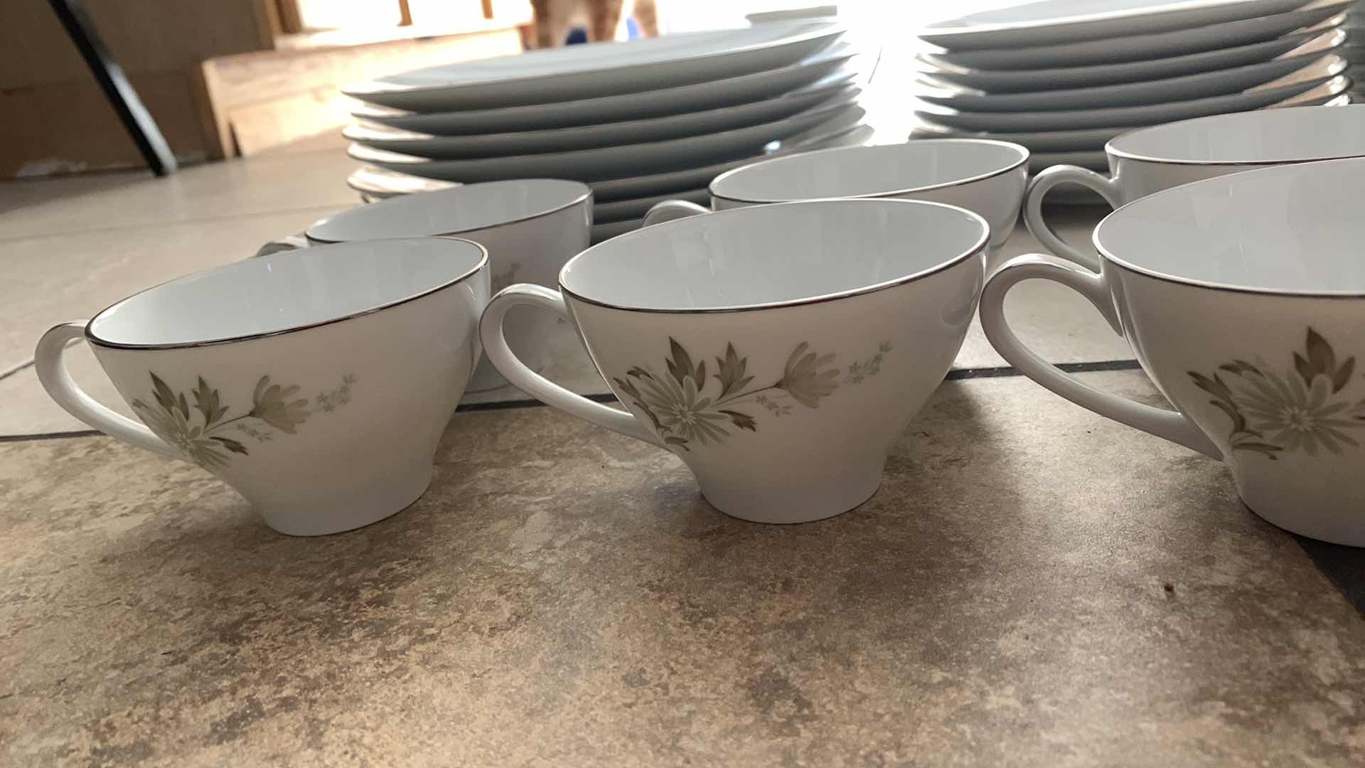 Photo 1 of 42 PIECE NORITAKE SOROYA 6853 JAPAN