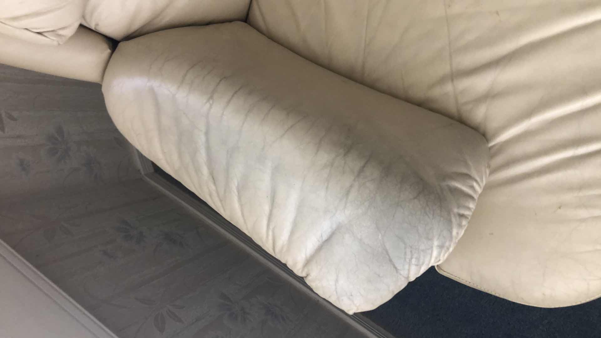 Photo 1 of LEATHER RECLINER