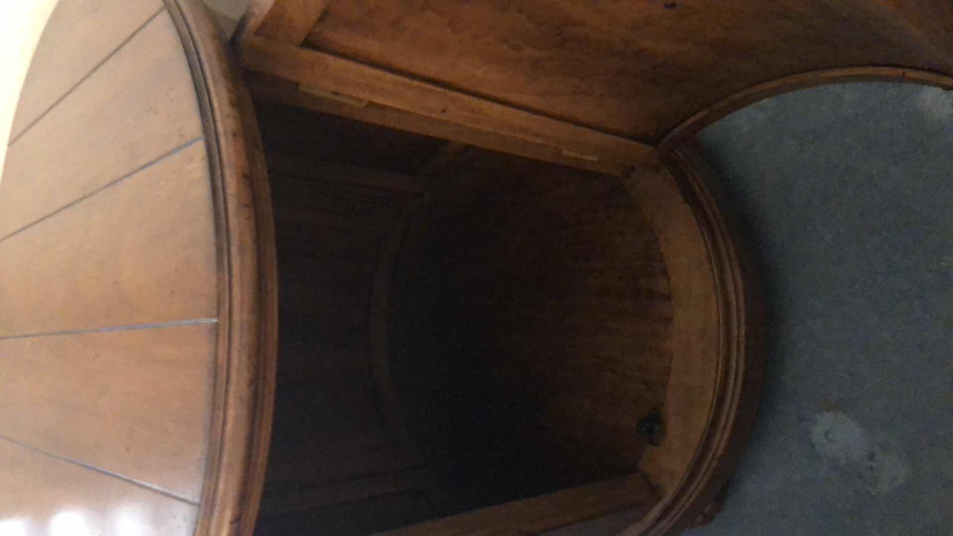 Photo 1 of 26" ROUND TOMMY BAHAMA ACCENT TABLE  H29”