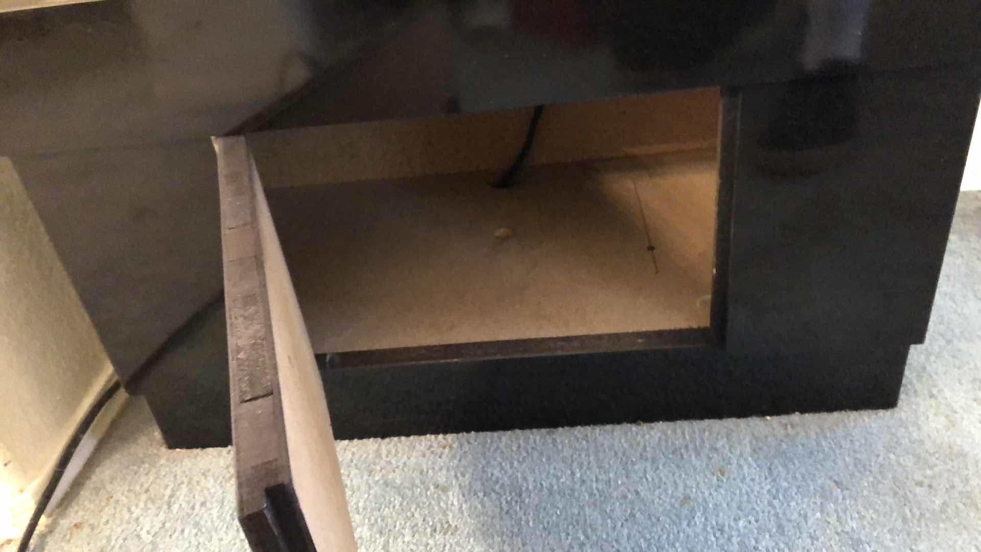 Photo 1 of LAS VEGAS IGT 1994 CLASSIC RED WHITE AND BLUE SLOT MACHINE WITH PEDESTAL 21” X 25” H 61”