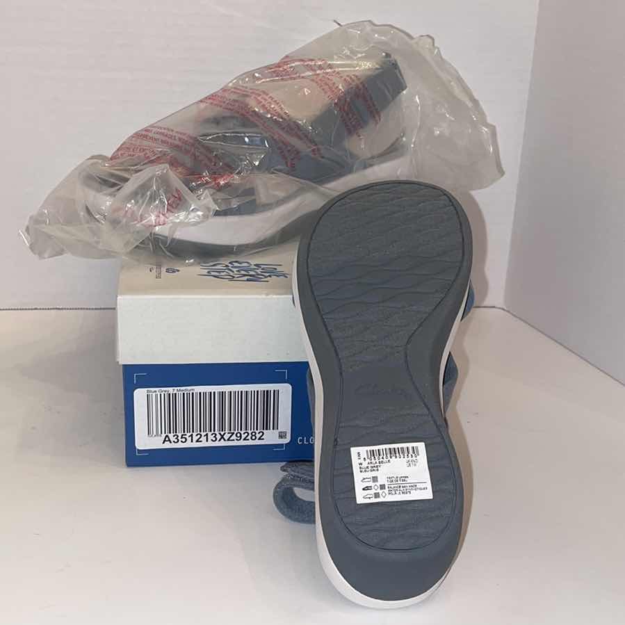 Photo 1 of BRAND NEW CLOUDSTEPPERS BY CLARK’S ARLA BELLE BLUE GREY SIZE 7 MEDIUM