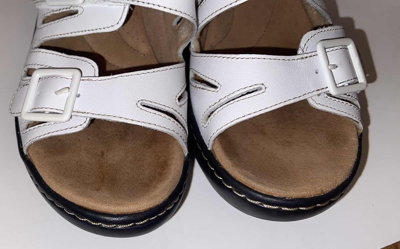 Photo 1 of COLLECTION BY CLARKS DELANA LIRI WHITE LEATHER SIZE 7 MEDIUM