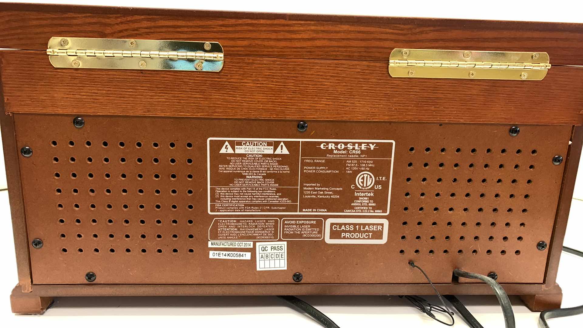 Photo 1 of CROSLEY 4 IN 1 RECORD PLAYER TURNTABLE CASSETTE CD AM FM RADIO