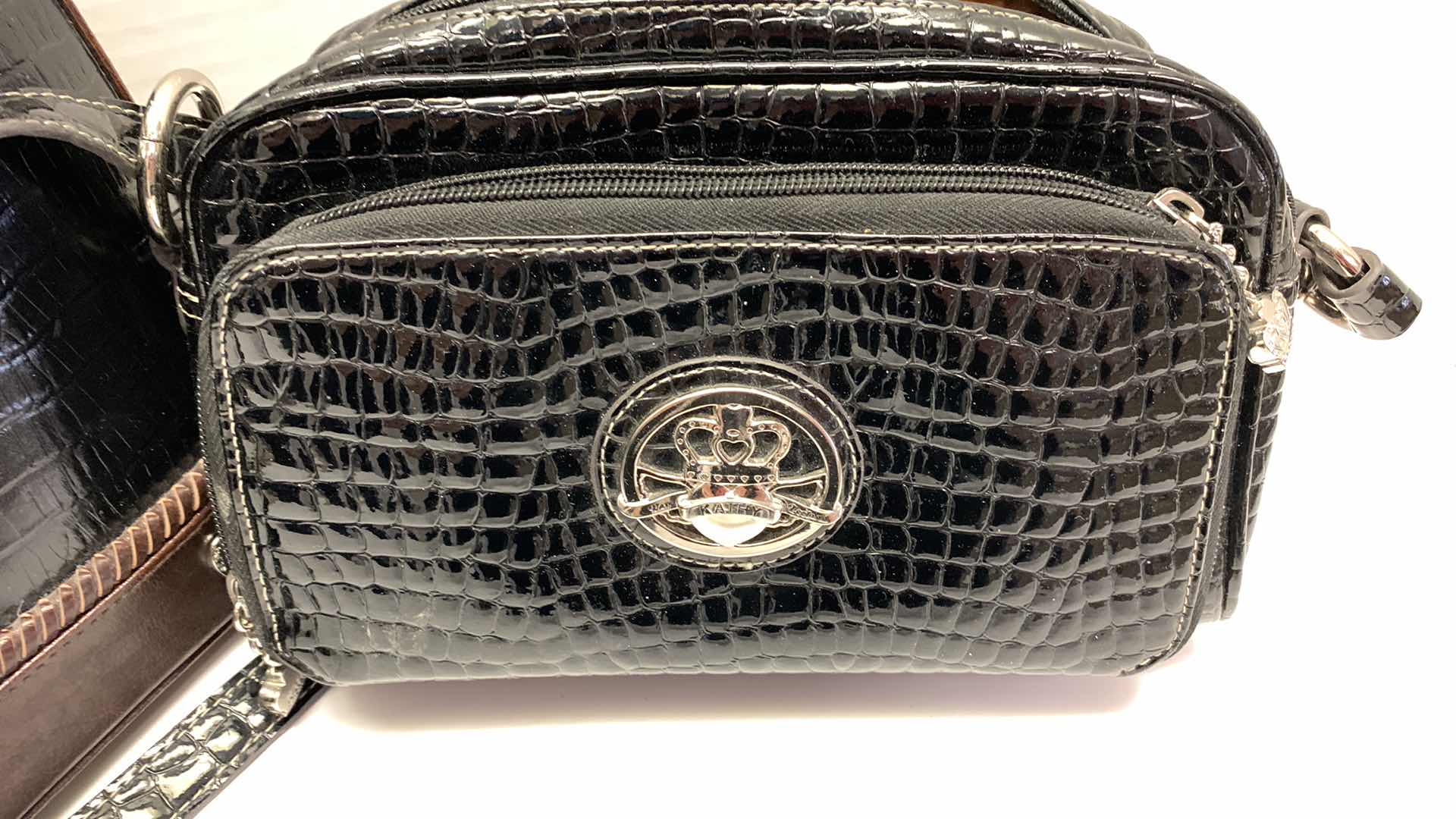 Photo 1 of BRIGHTON TOTE LEATHER HANDBAG W SILVER HEART ACCENTS,  KATHY VAN ZEELAND CREDIT CARD CROSS BODY BAG