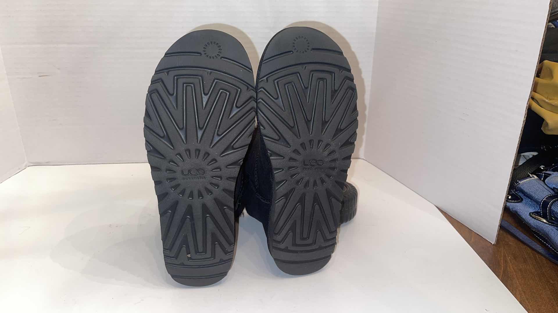 Photo 1 of BLACK UGG MINI BAILEY BUTTON II BOOTS SIZE 7